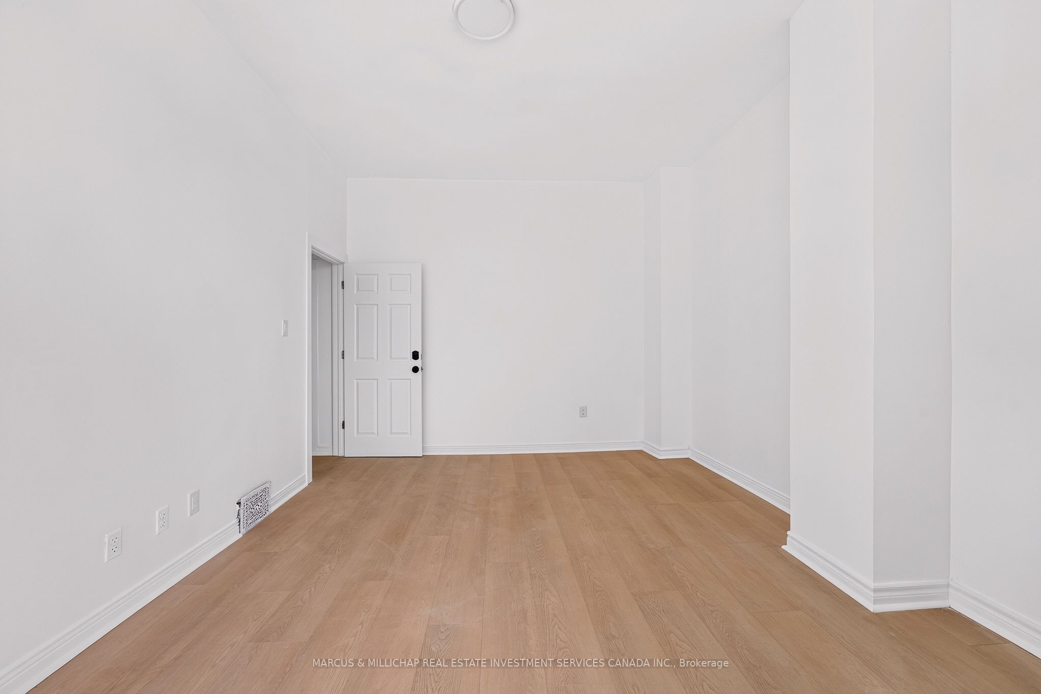 1400 E Queen Street E 2f & 3f Property Photo 3