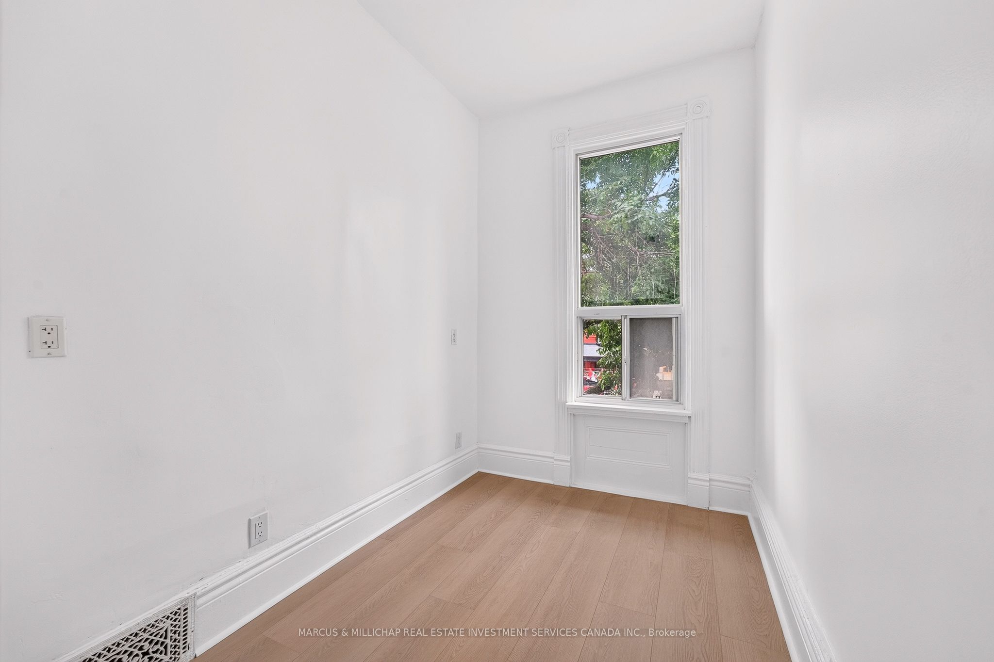 1400 E Queen Street E 2f & 3f Property Photo 4