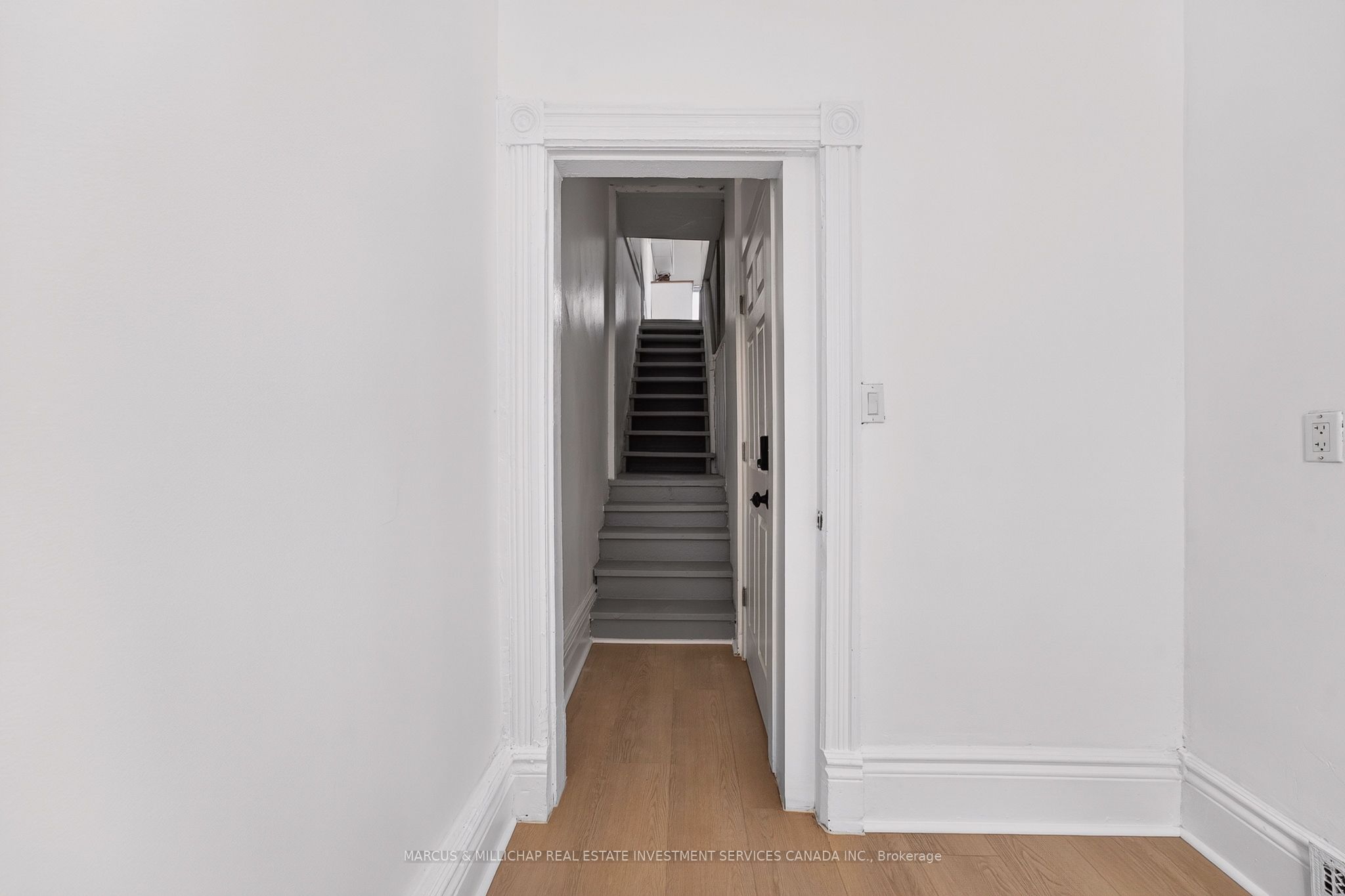 1400 E Queen Street E 2f & 3f Property Photo 6