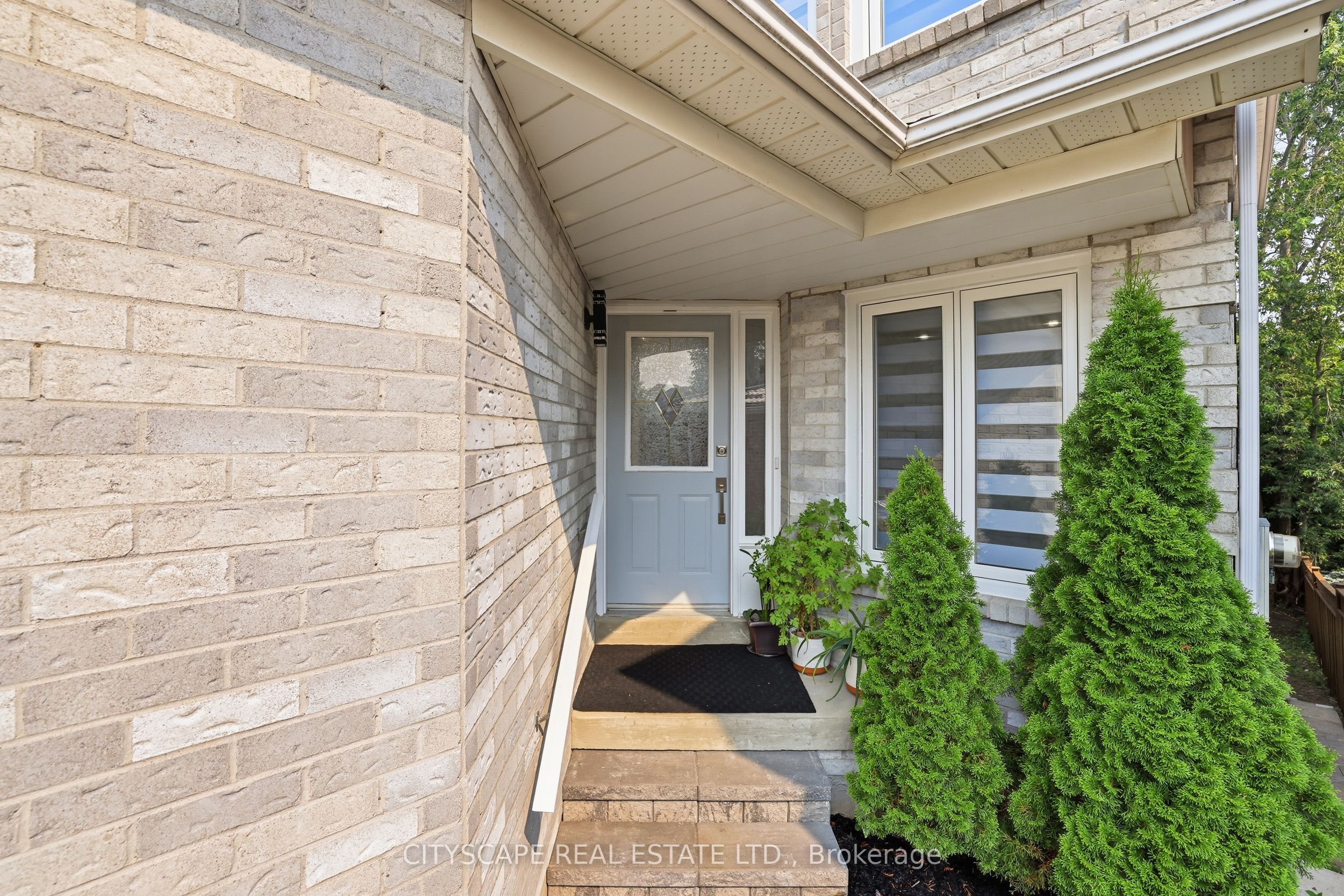 1143 Windgrove Square Property Photo 6