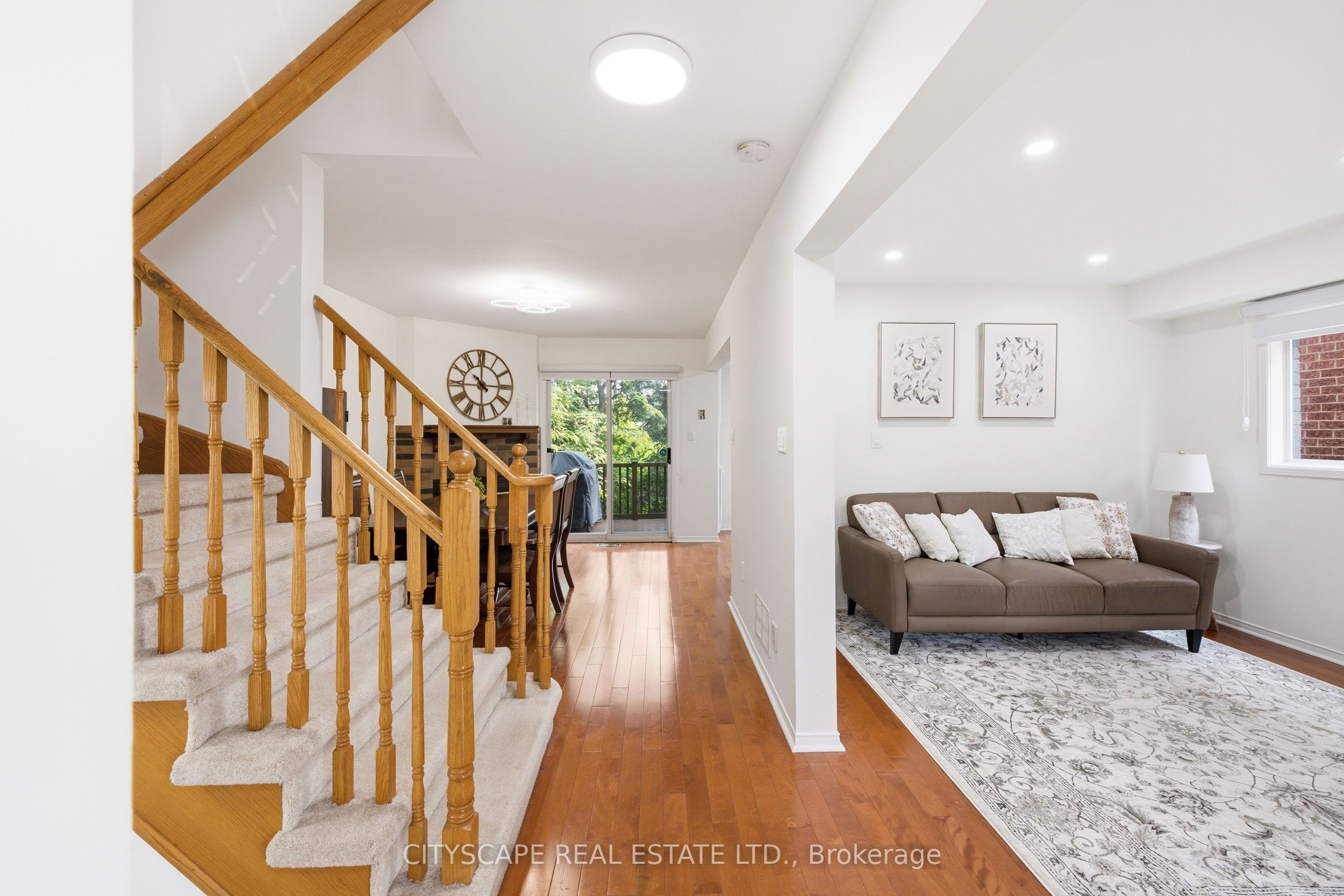 1143 Windgrove Square Property Photo 9