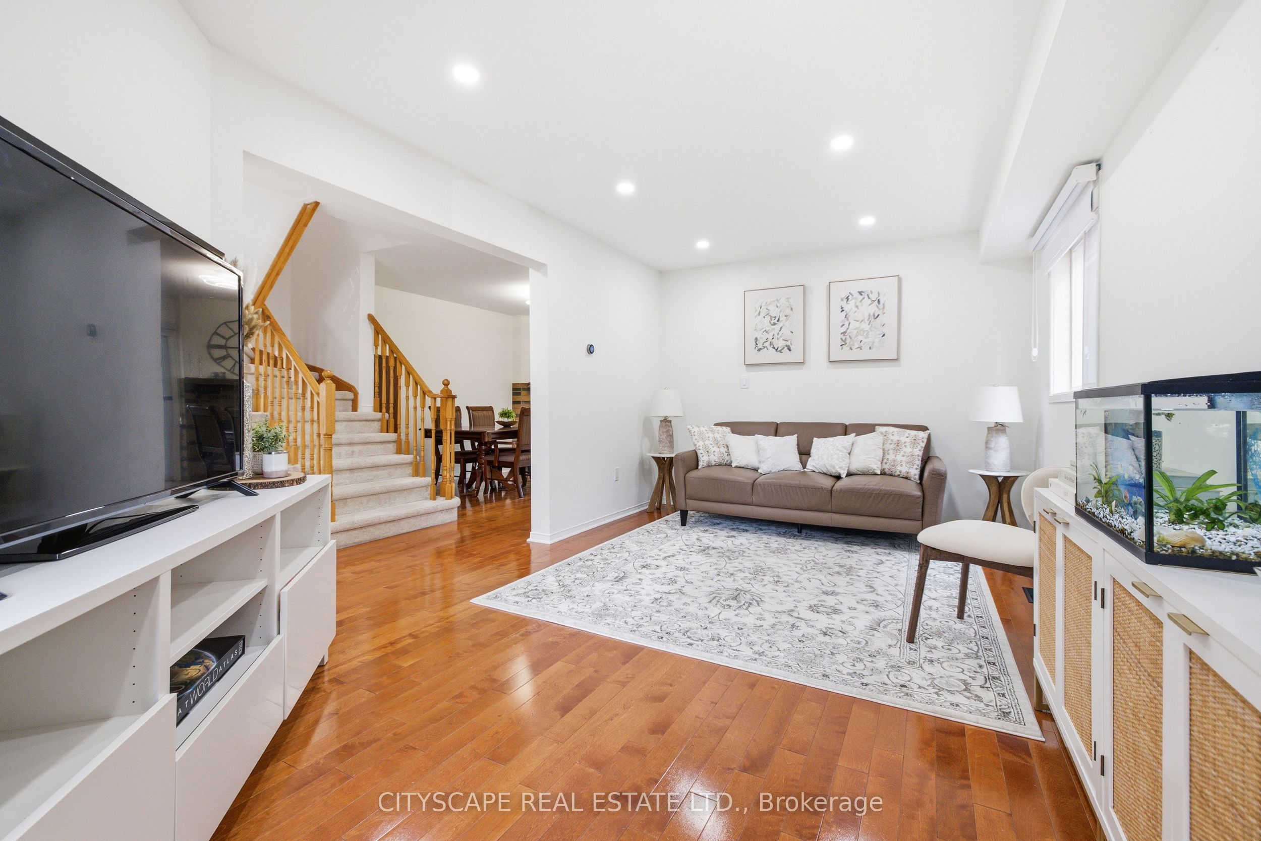 1143 Windgrove Square Property Photo 11