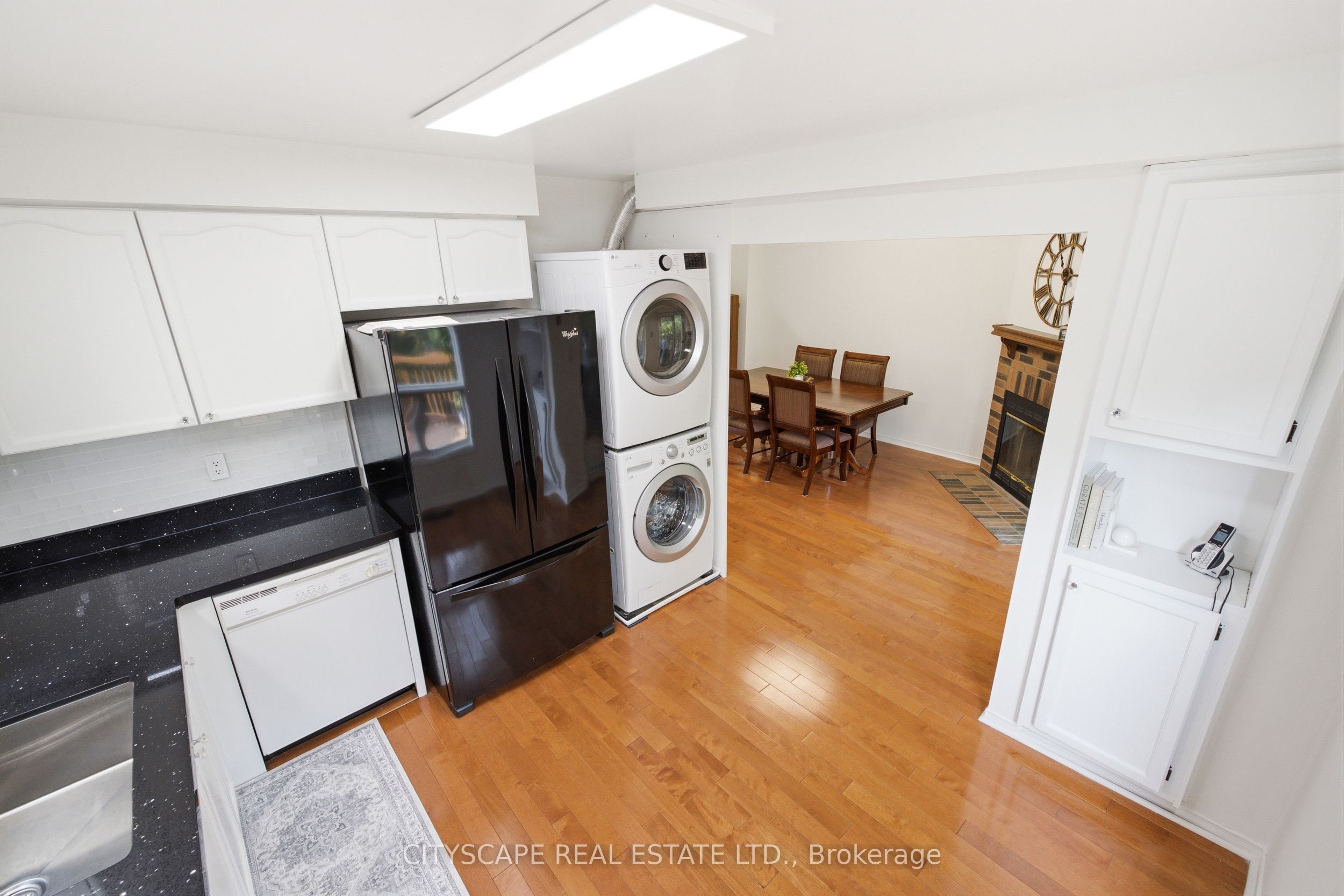 1143 Windgrove Square Property Photo 14