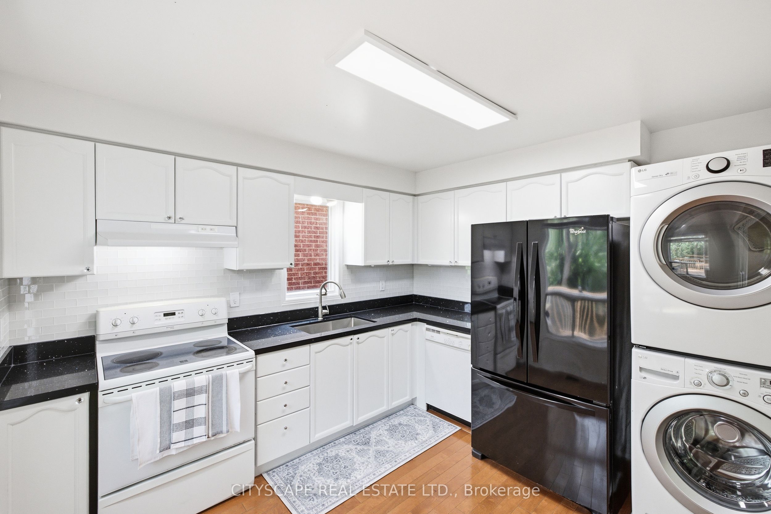 1143 Windgrove Square Property Photo 15