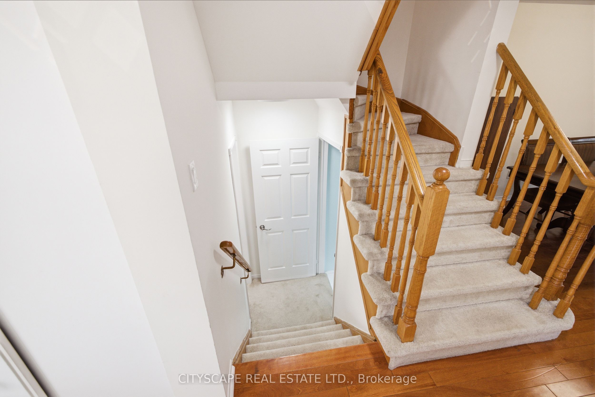 1143 Windgrove Square Property Photo 16