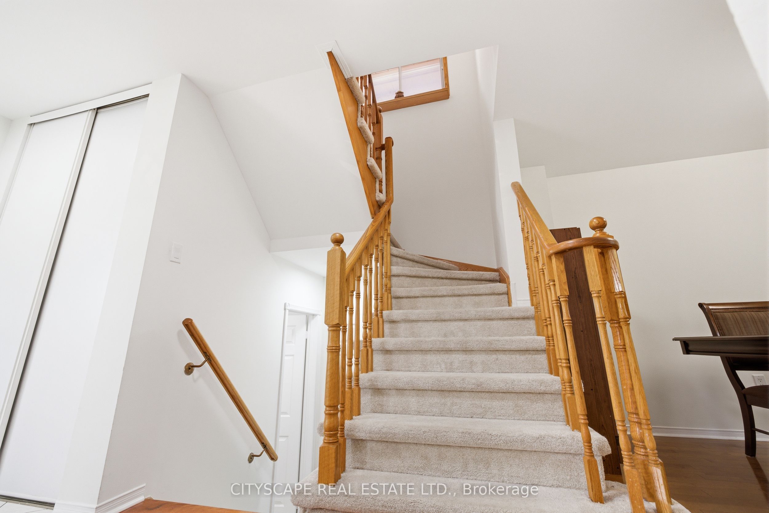 1143 Windgrove Square Property Photo 18