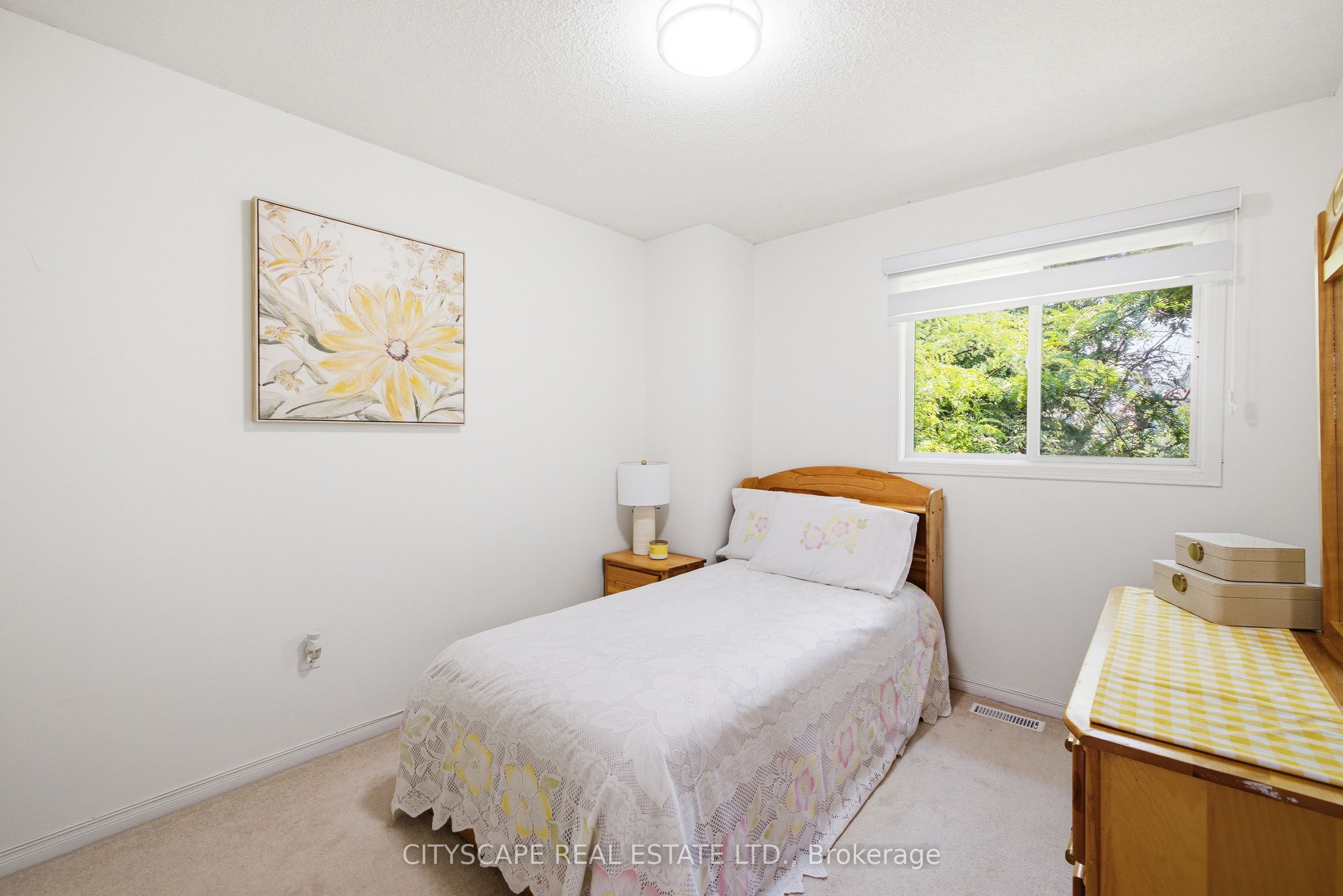 1143 Windgrove Square Property Photo 23