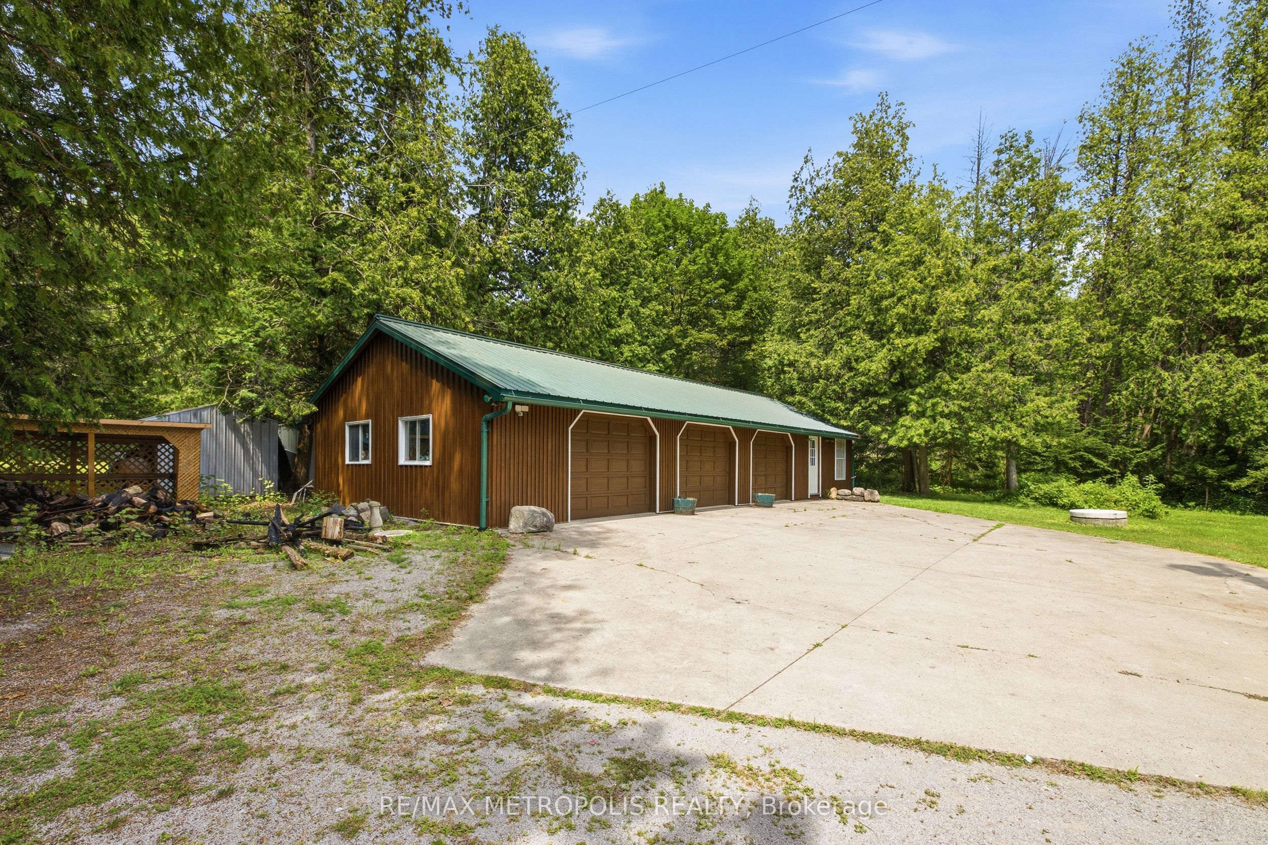 7535 Leskard Road Property Photo 14
