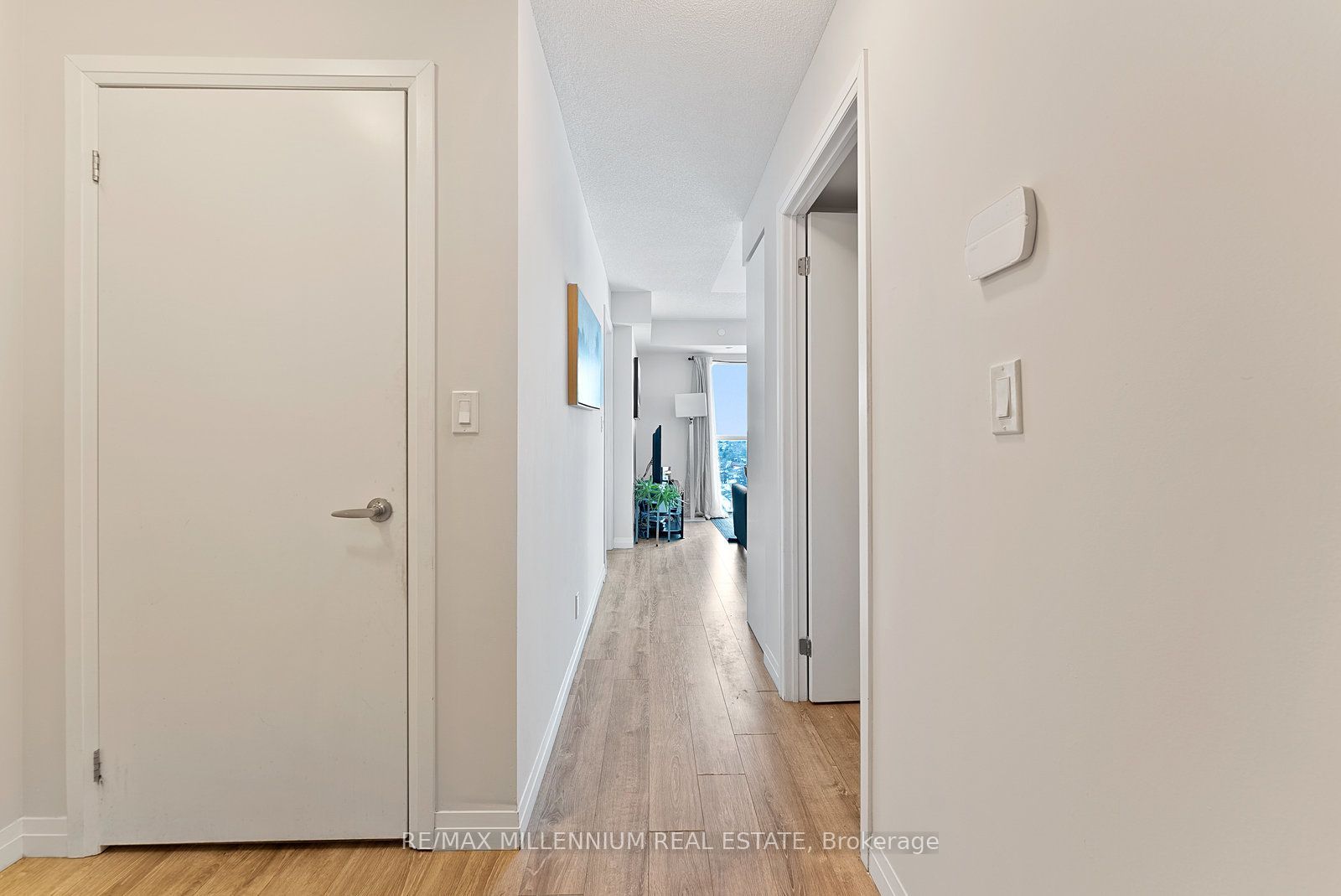 2150 Lawrence Avenue E 1609 Property Photo 2