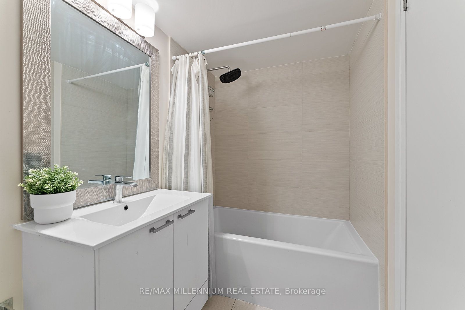2150 Lawrence Avenue E 1609 Property Photo 25