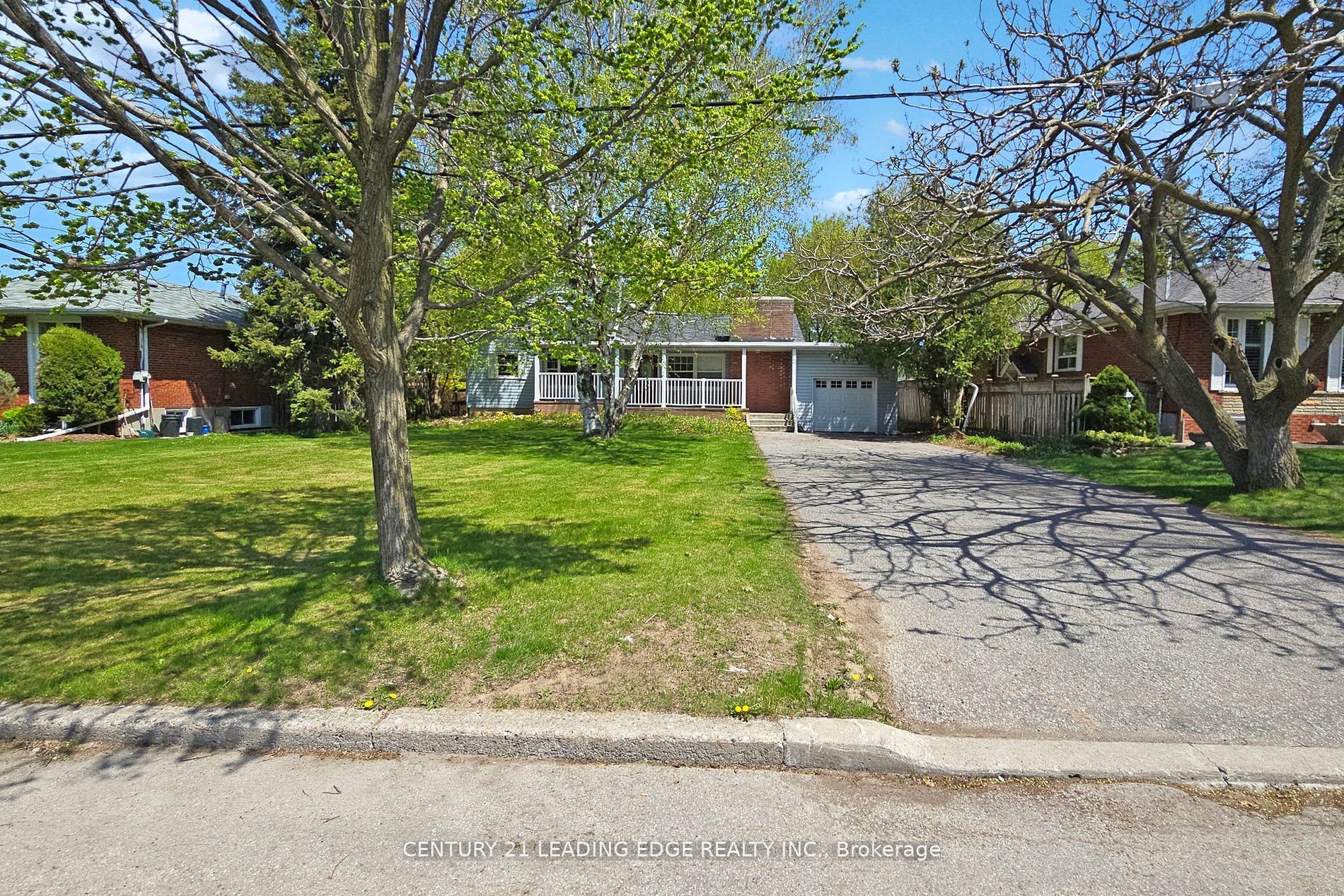 21 Wexford Boulevard B Property Photo 3