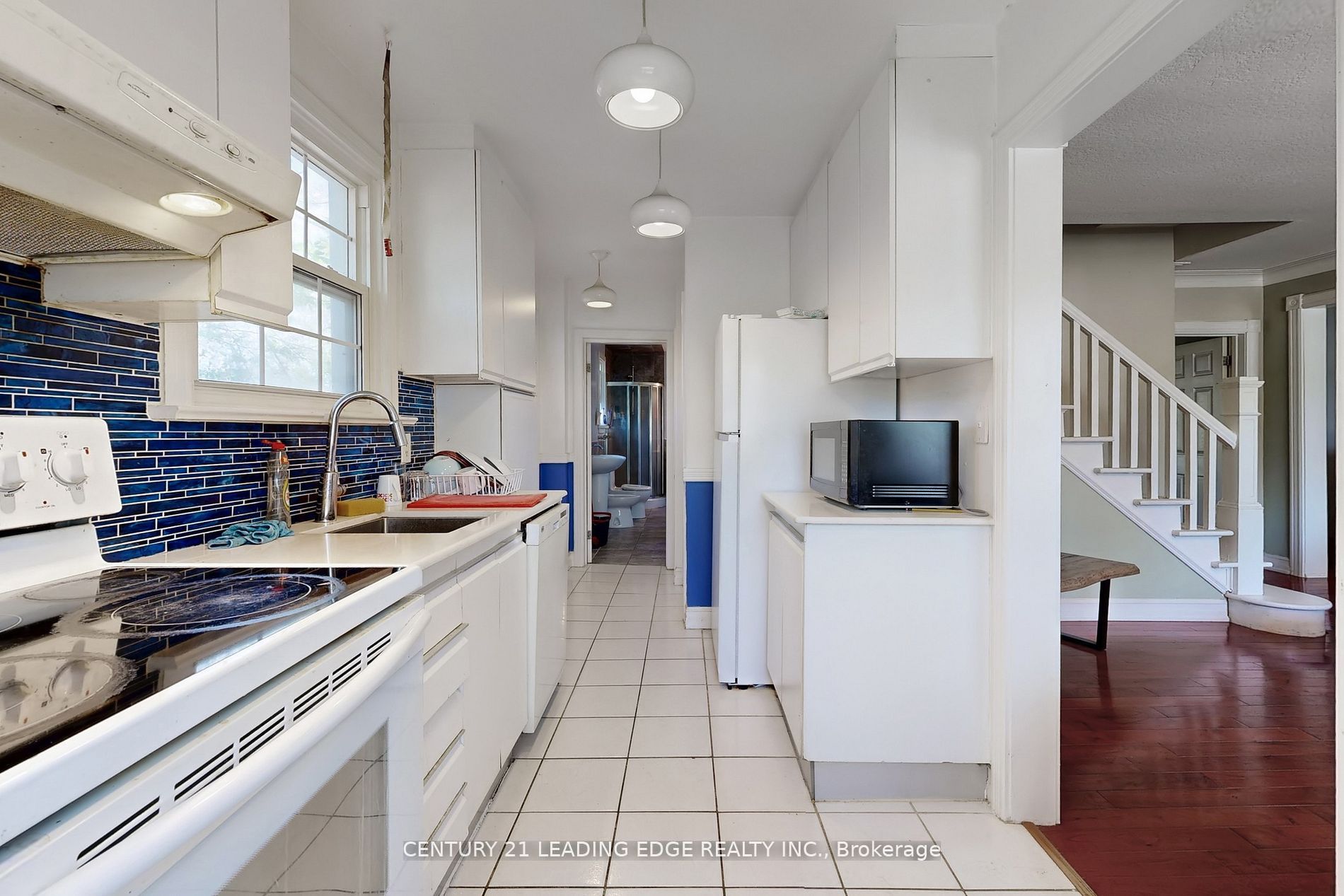 21 Wexford Boulevard B Property Photo 16