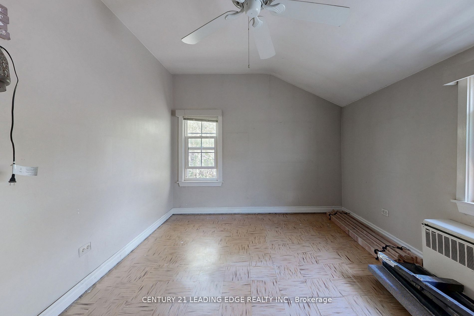 21 Wexford Boulevard B Property Photo 25