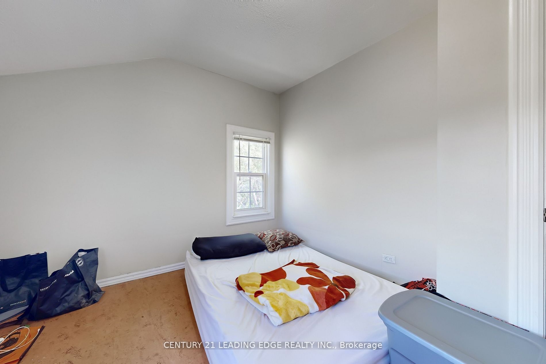 21 Wexford Boulevard B Property Photo 27
