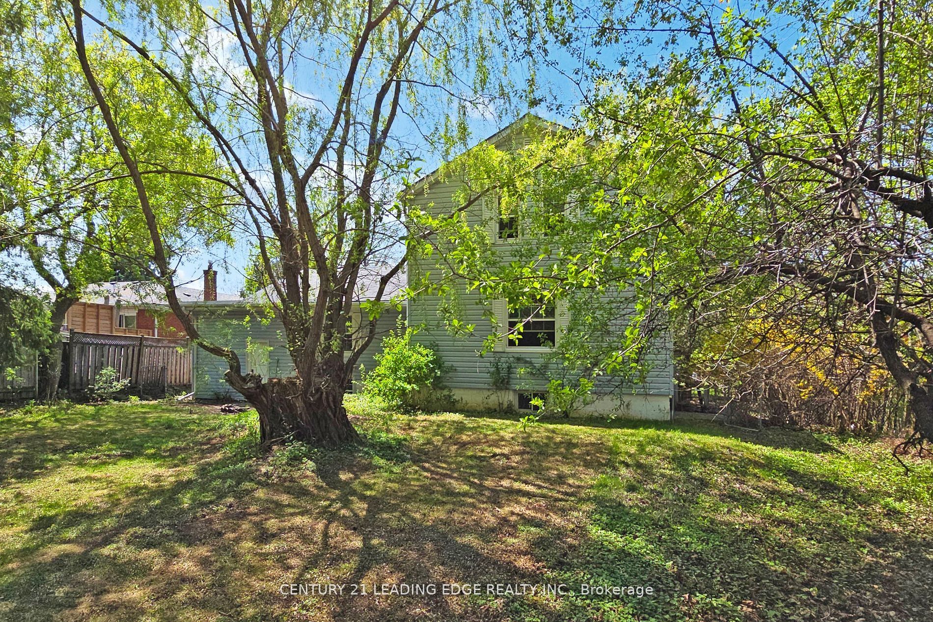 21 Wexford Boulevard B Property Photo 37