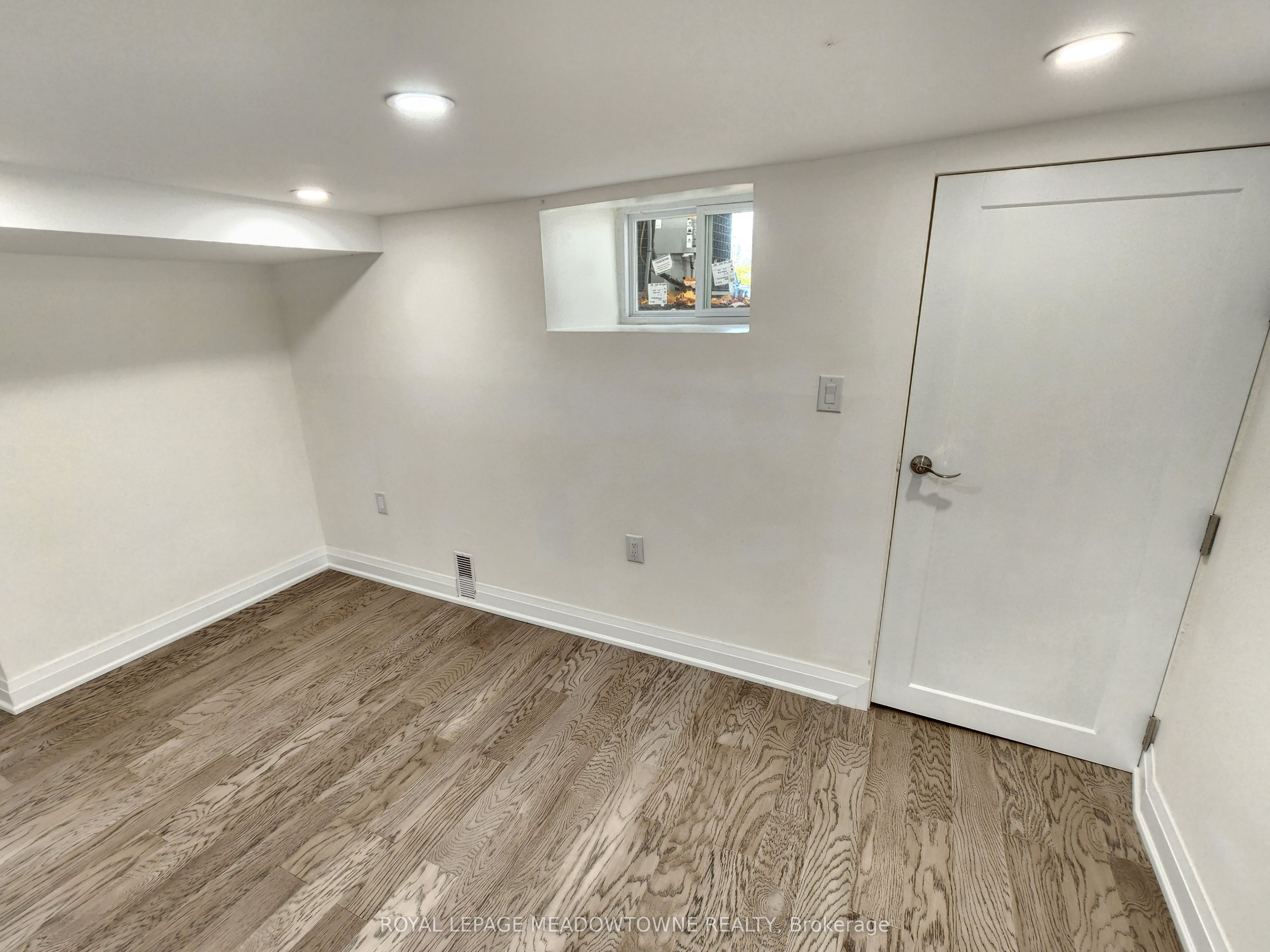 119 Colborne Street E Property Photo 15