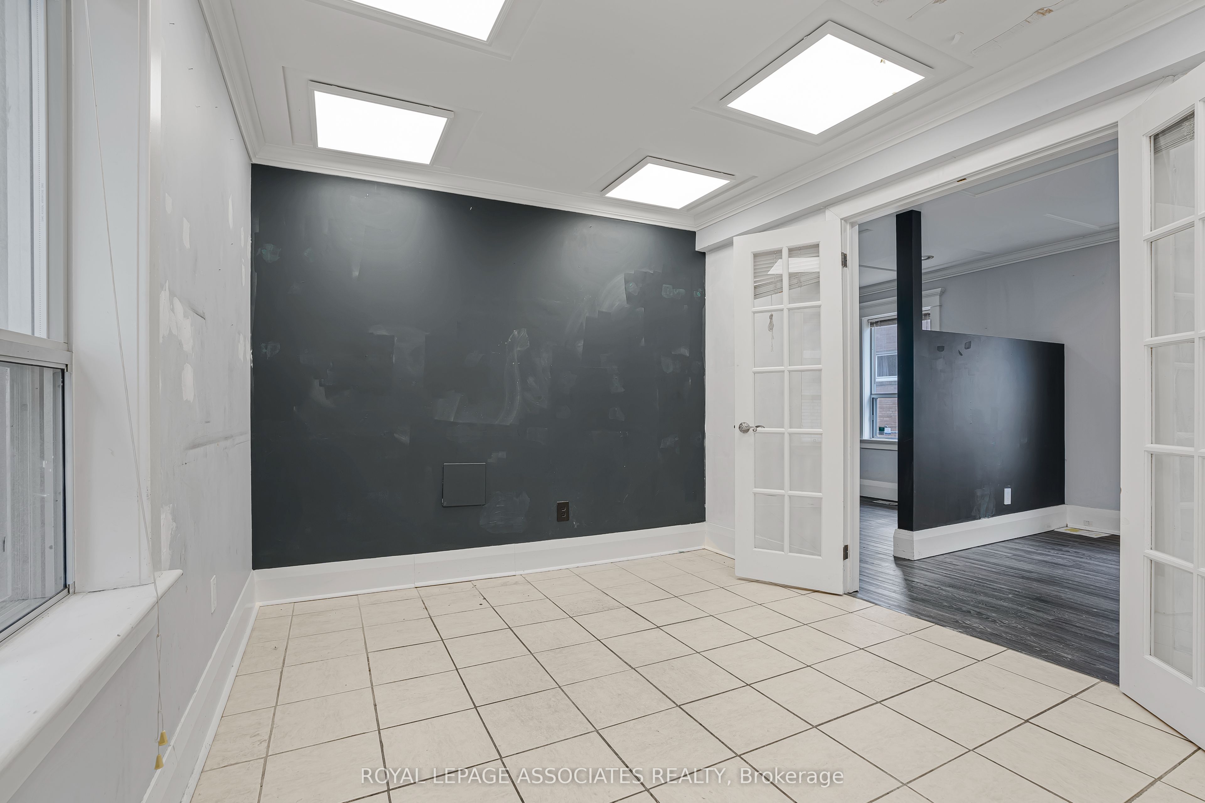 951 Simcoe Street N Property Photo 10