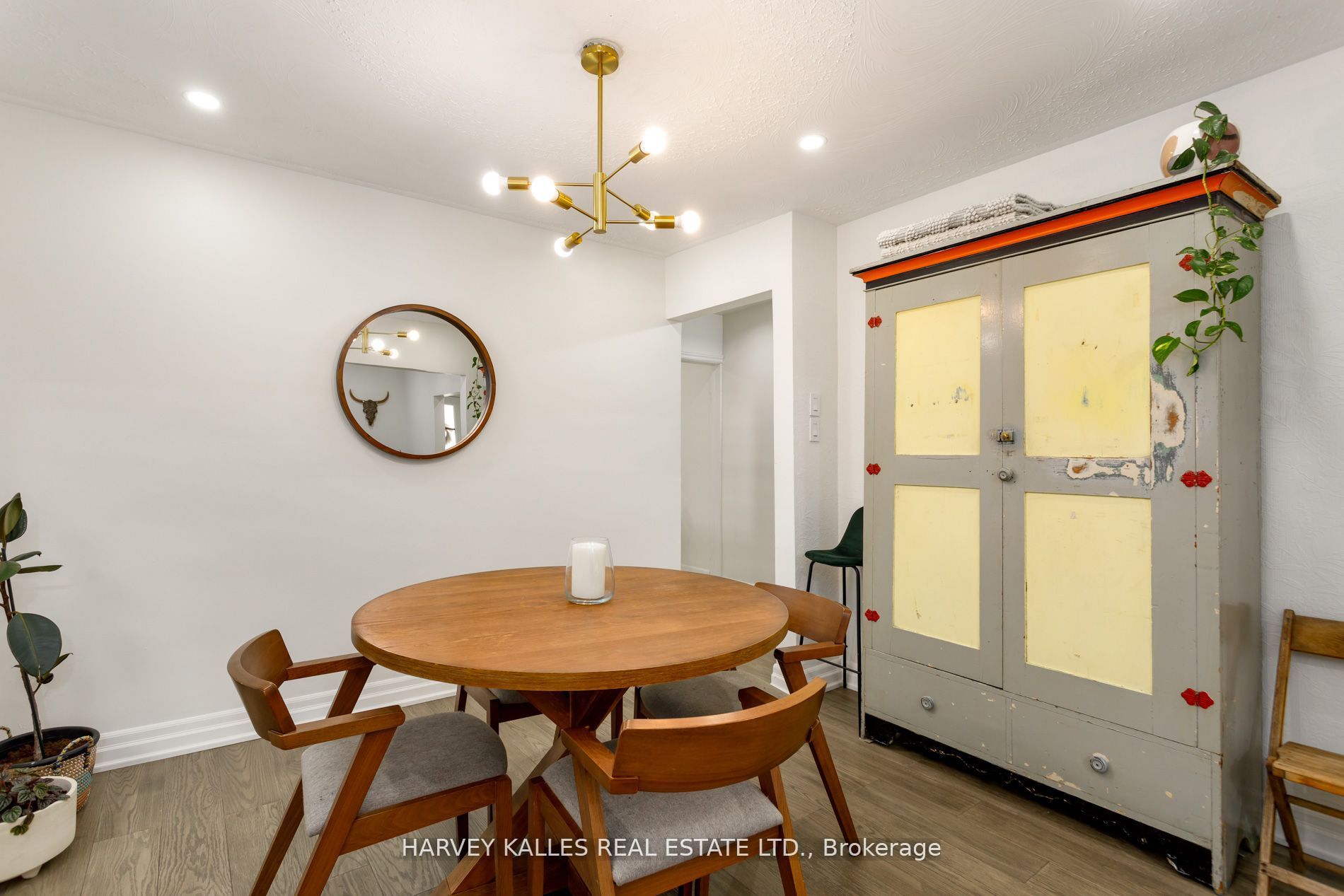 139 King Edward Avenue Property Photo 15