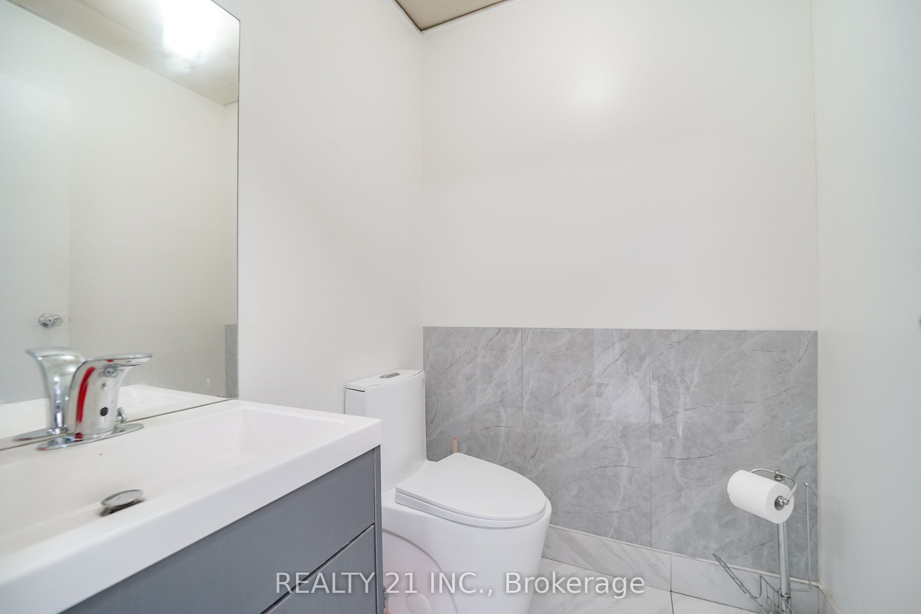 1960 Ellesmere Road 16 Property Photo 27