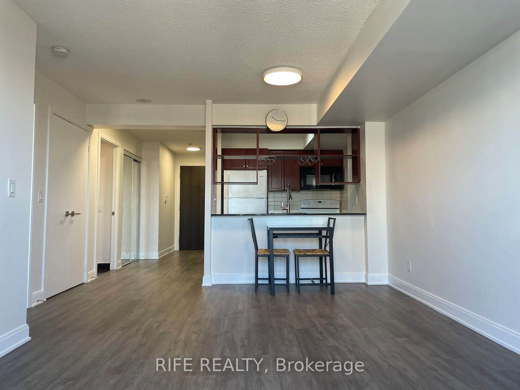 125 Village Green Square 2406 Property Photo 7