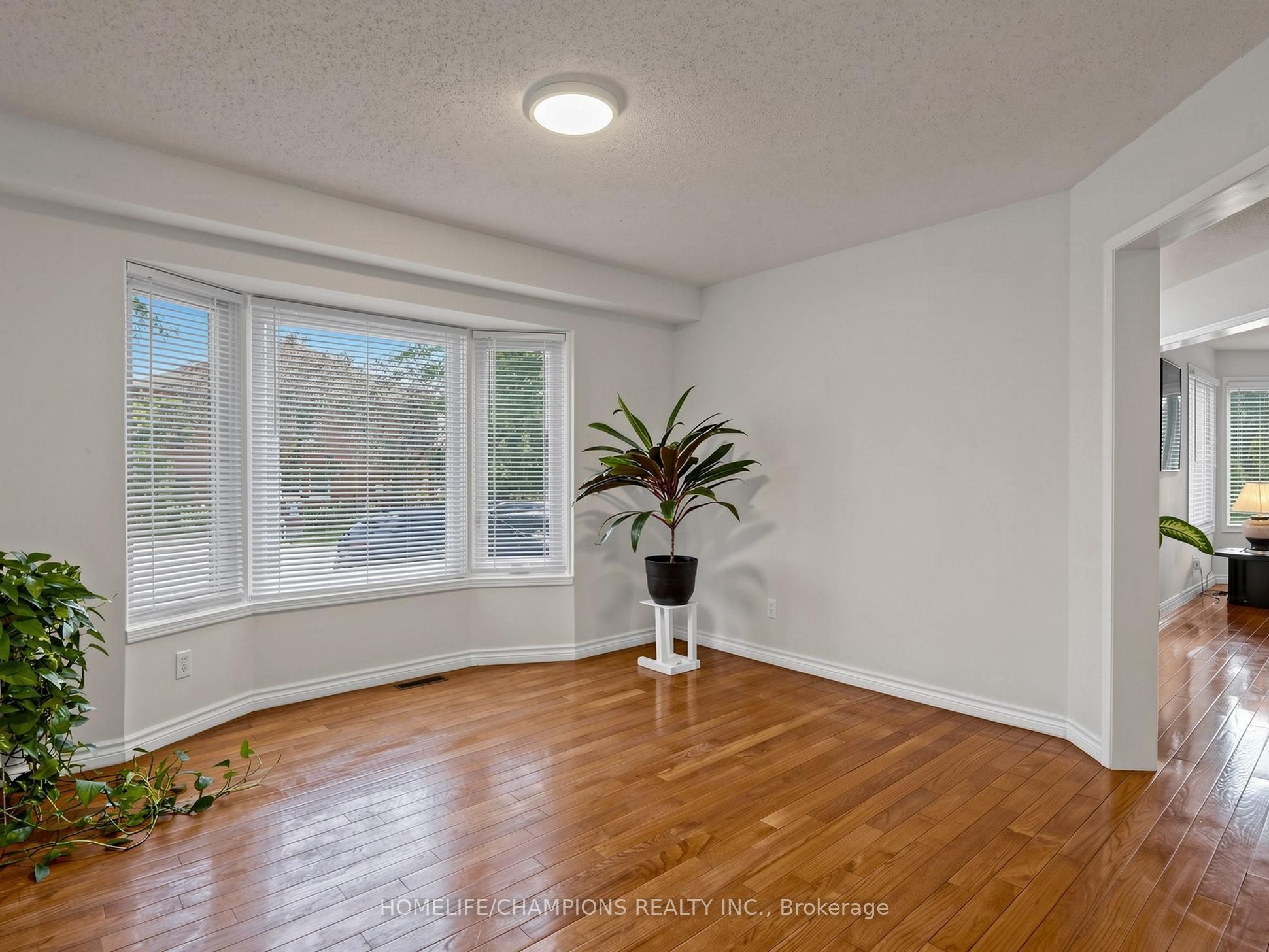 1622 Sandhurst Crescent Property Photo 14
