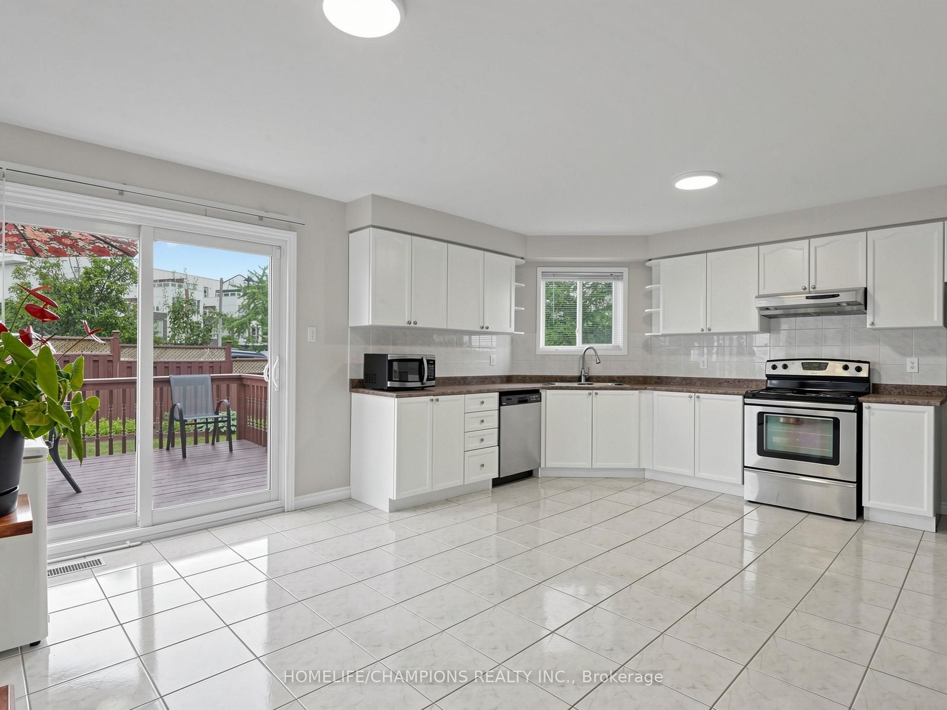1622 Sandhurst Crescent Property Photo 17