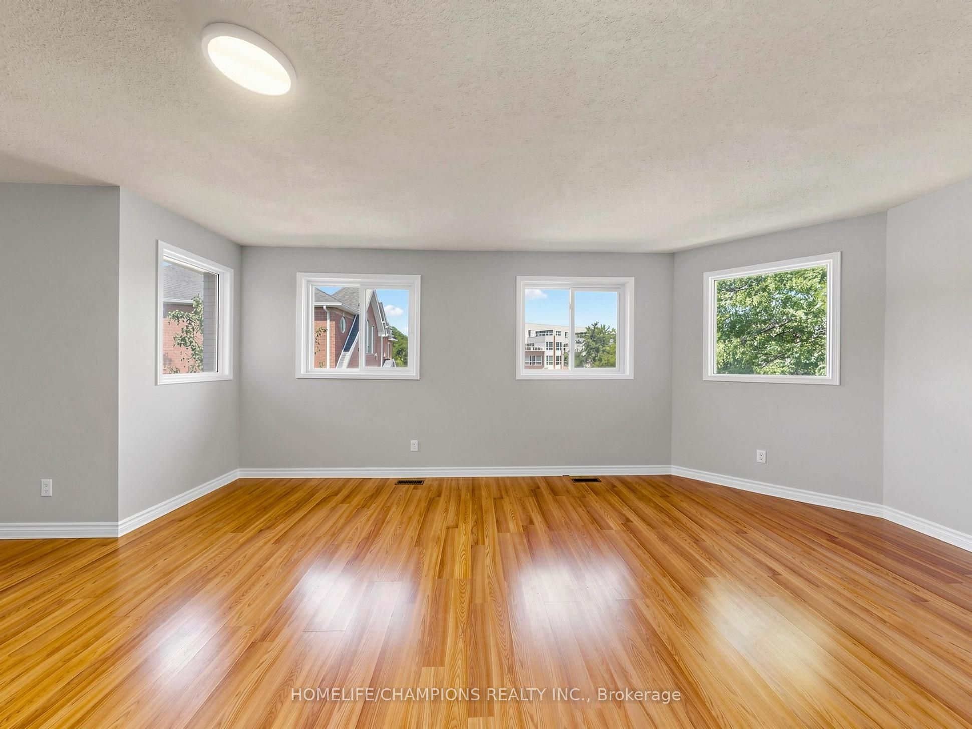 1622 Sandhurst Crescent Property Photo 23