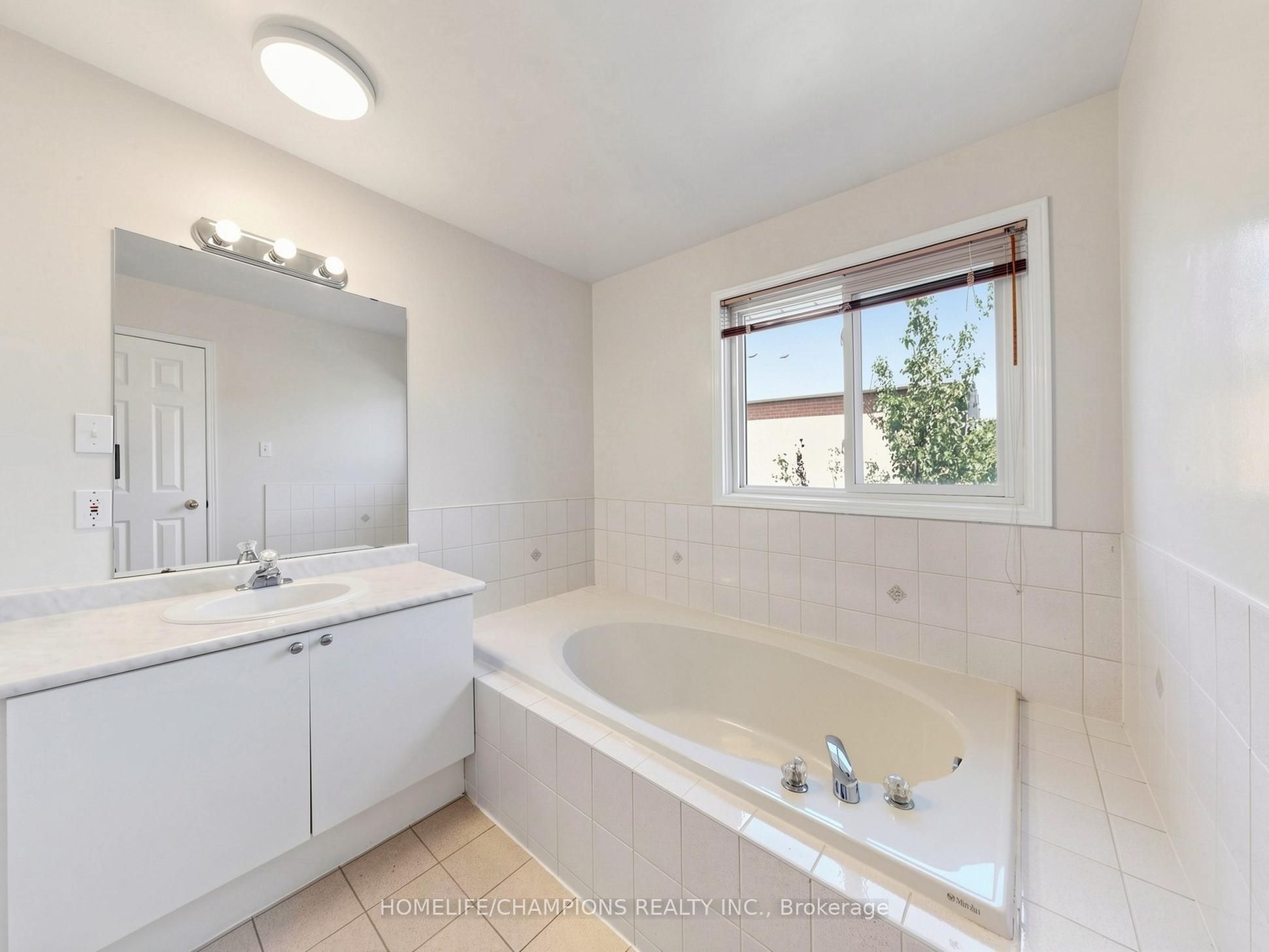1622 Sandhurst Crescent Property Photo 29