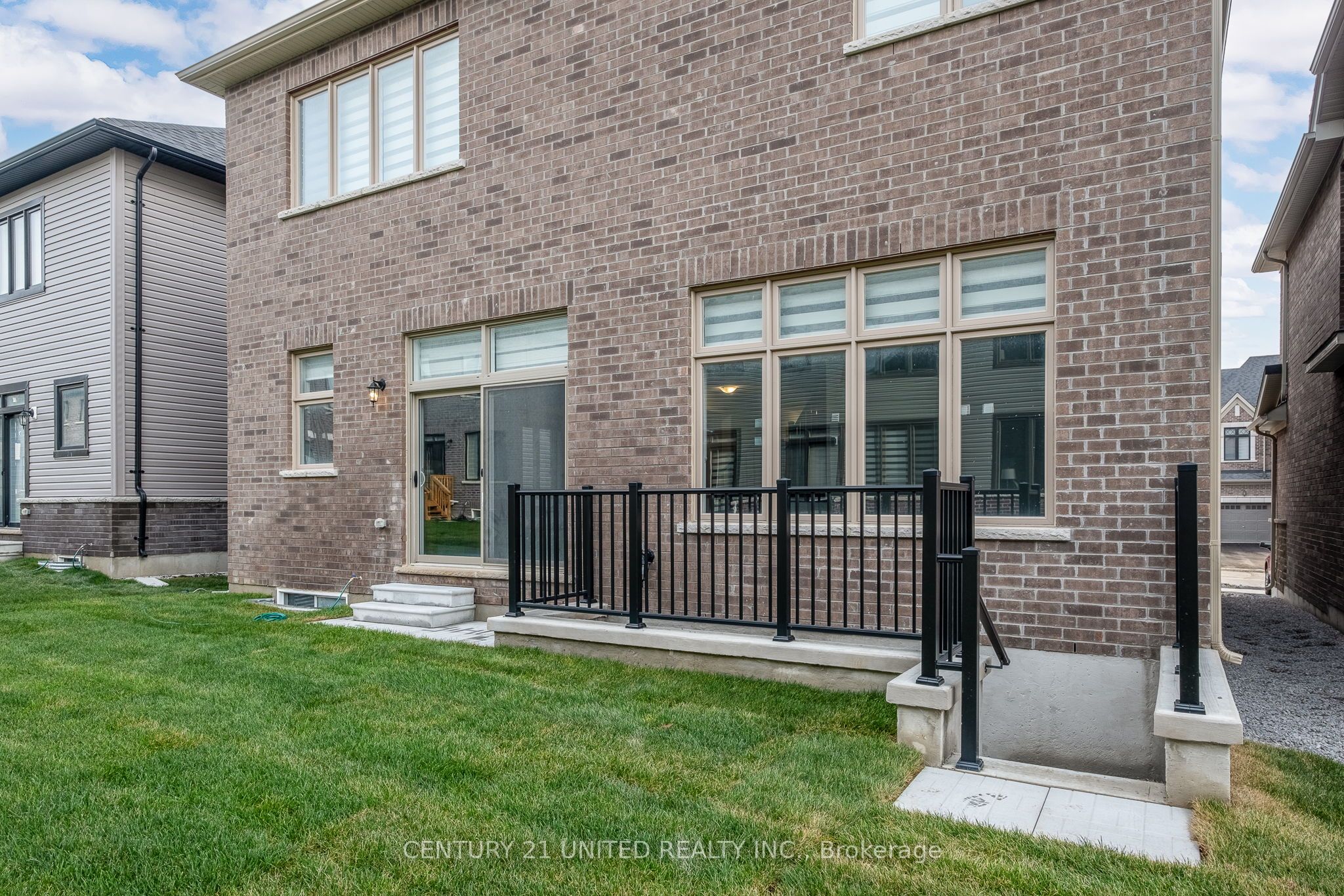 1040 Suddard Avenue 2 (lower Level) Property Photo 2