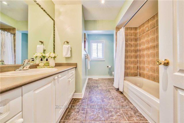 135 Rushworth Drive Property Photo 17
