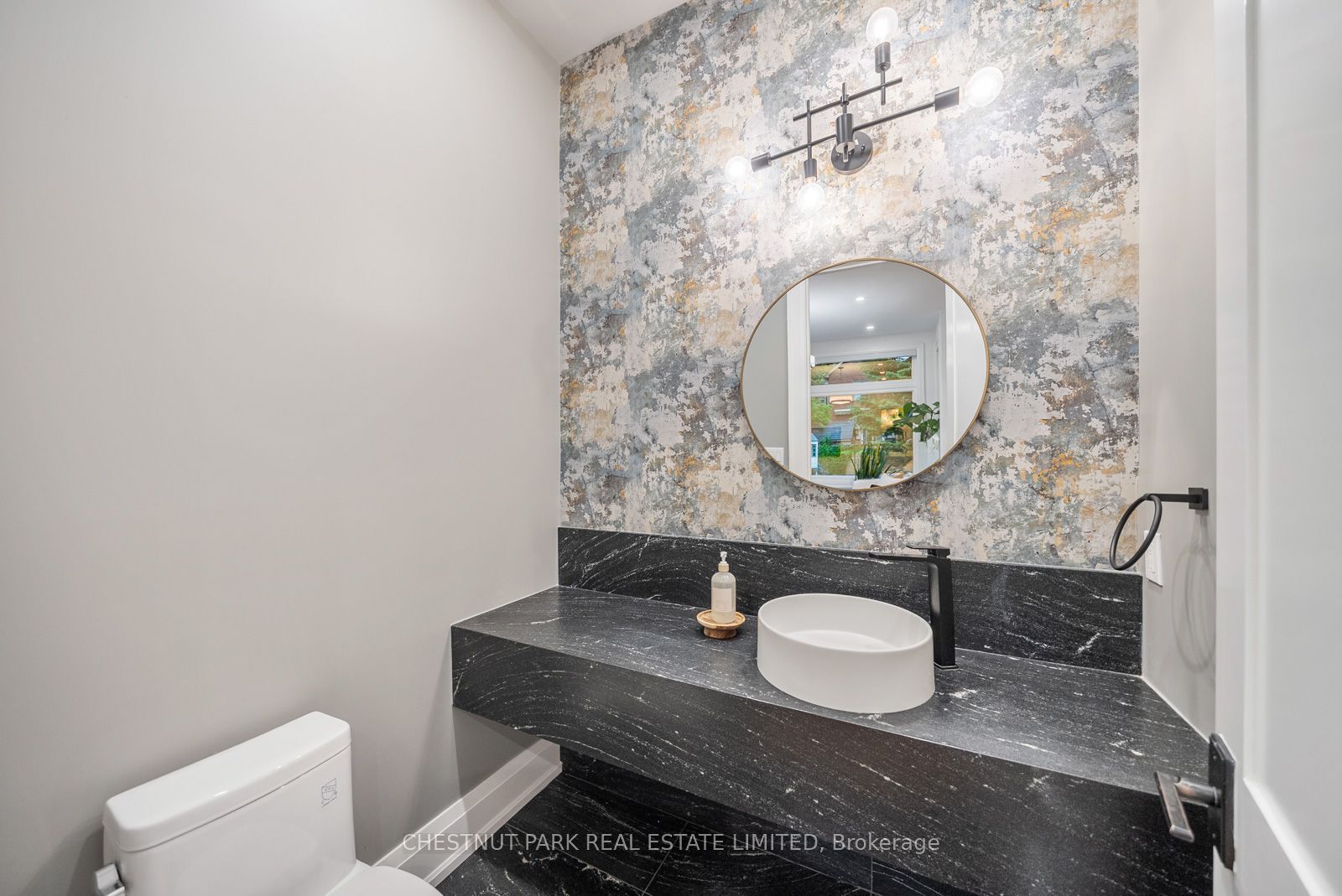 142 Fallingbrook Road Property Photo 19