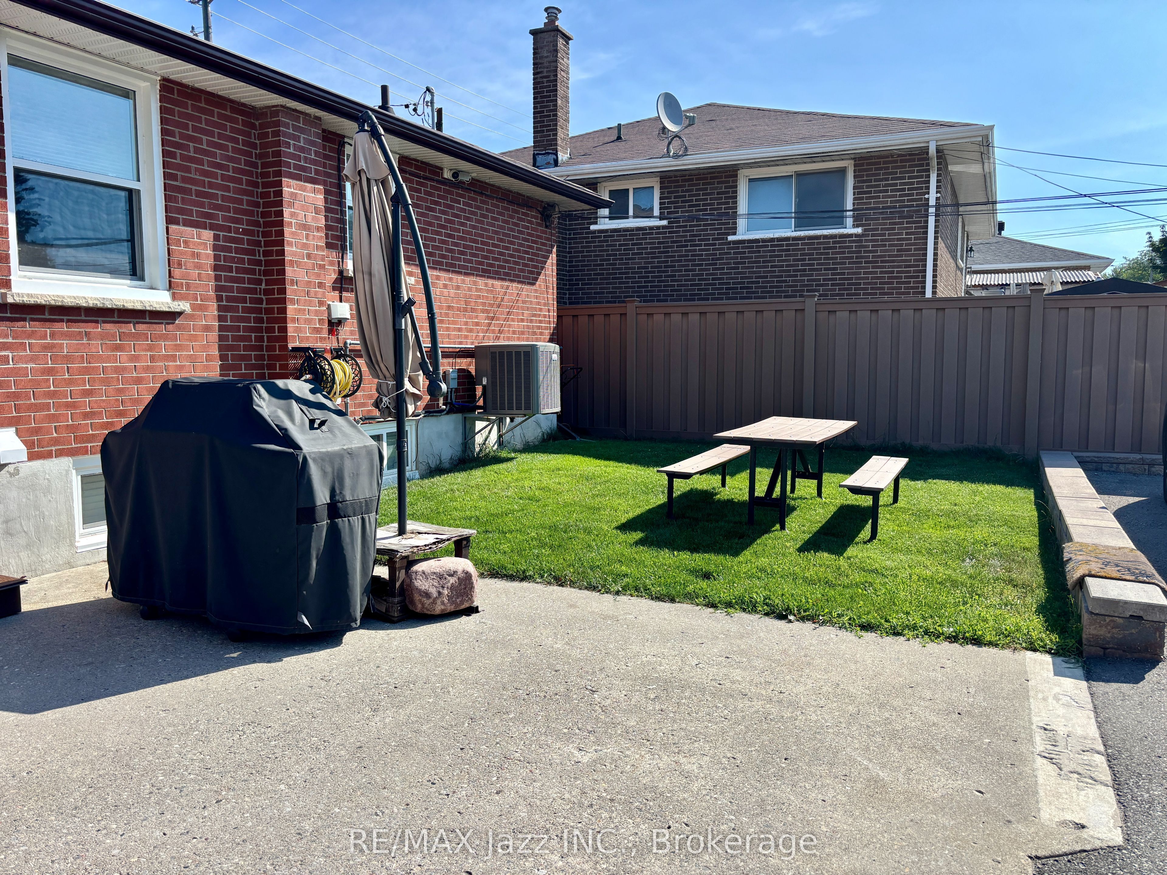751 Phillip Murray Avenue Unit 2 Property Photo 2