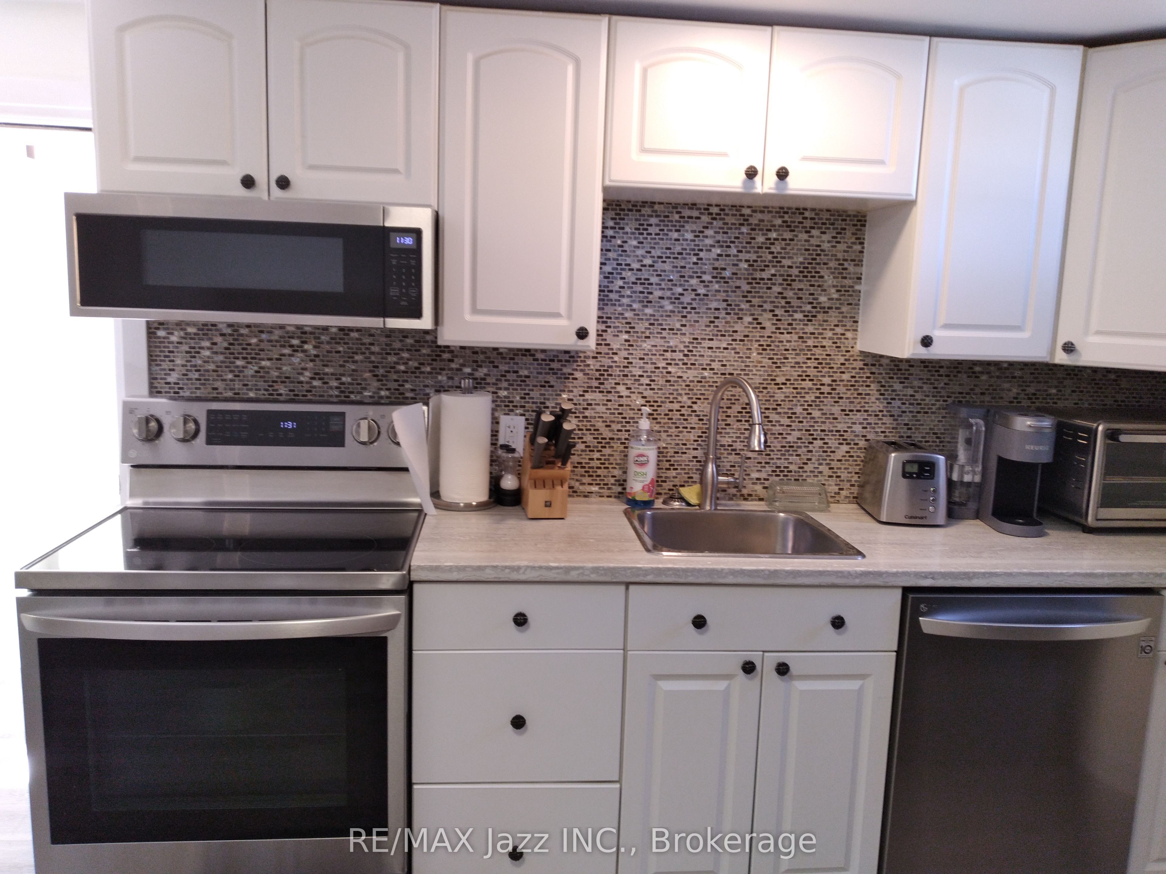 751 Phillip Murray Avenue Unit 2 Property Photo 6