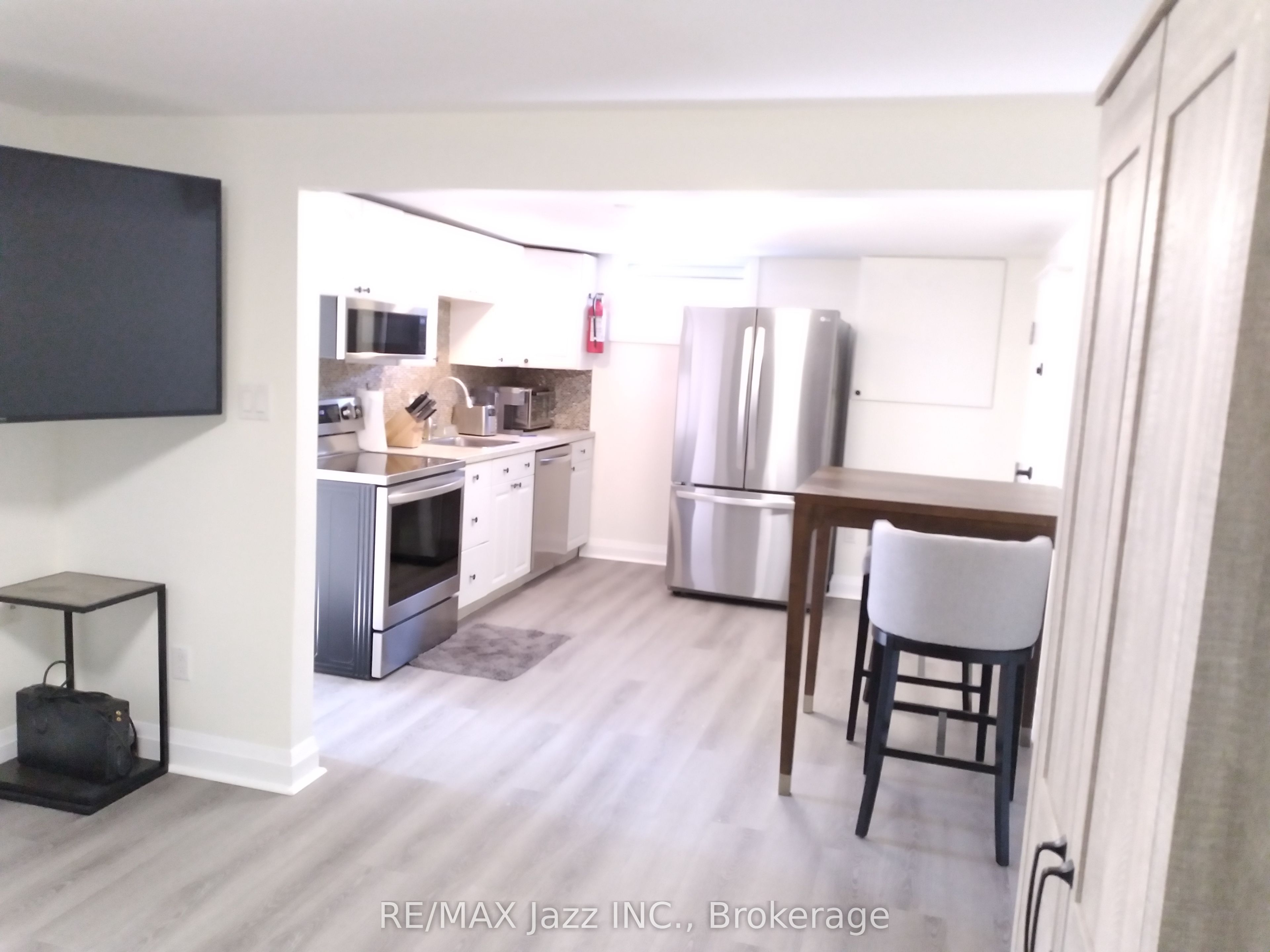 751 Phillip Murray Avenue Unit 2 Property Photo 7