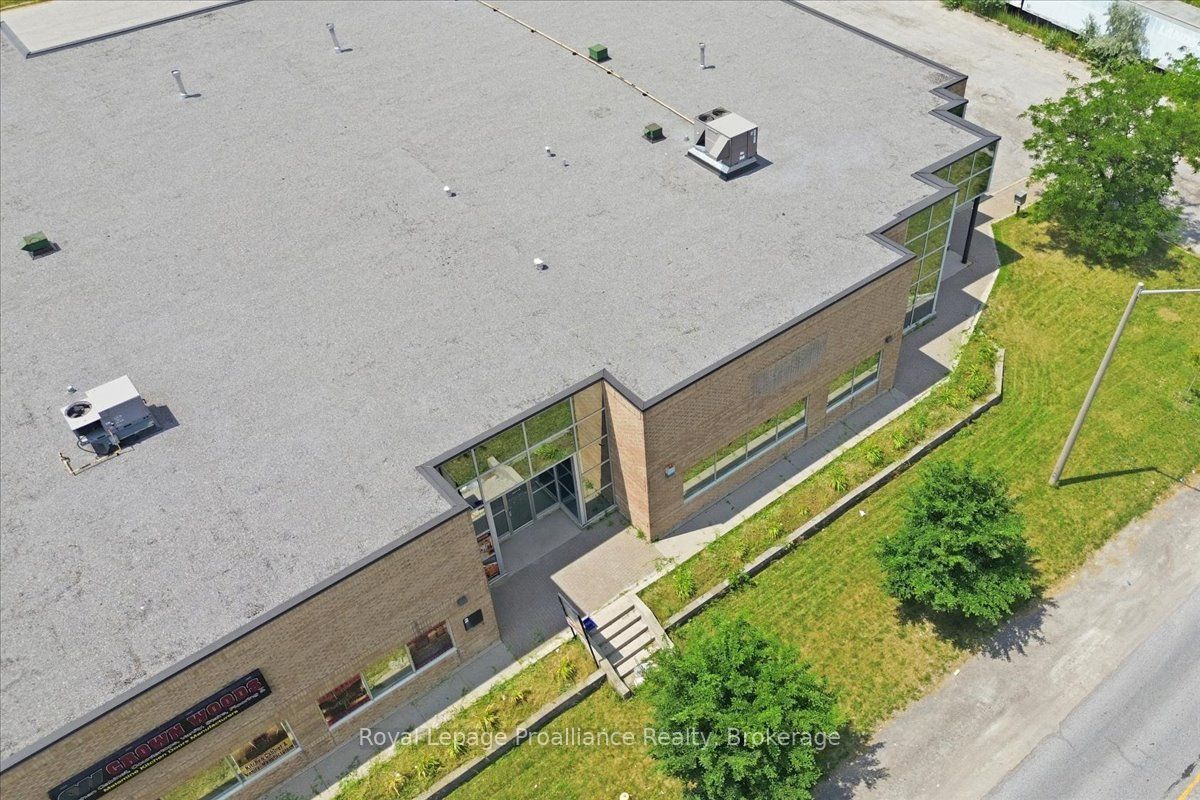 1200 Tapscott Road Property Photo 15