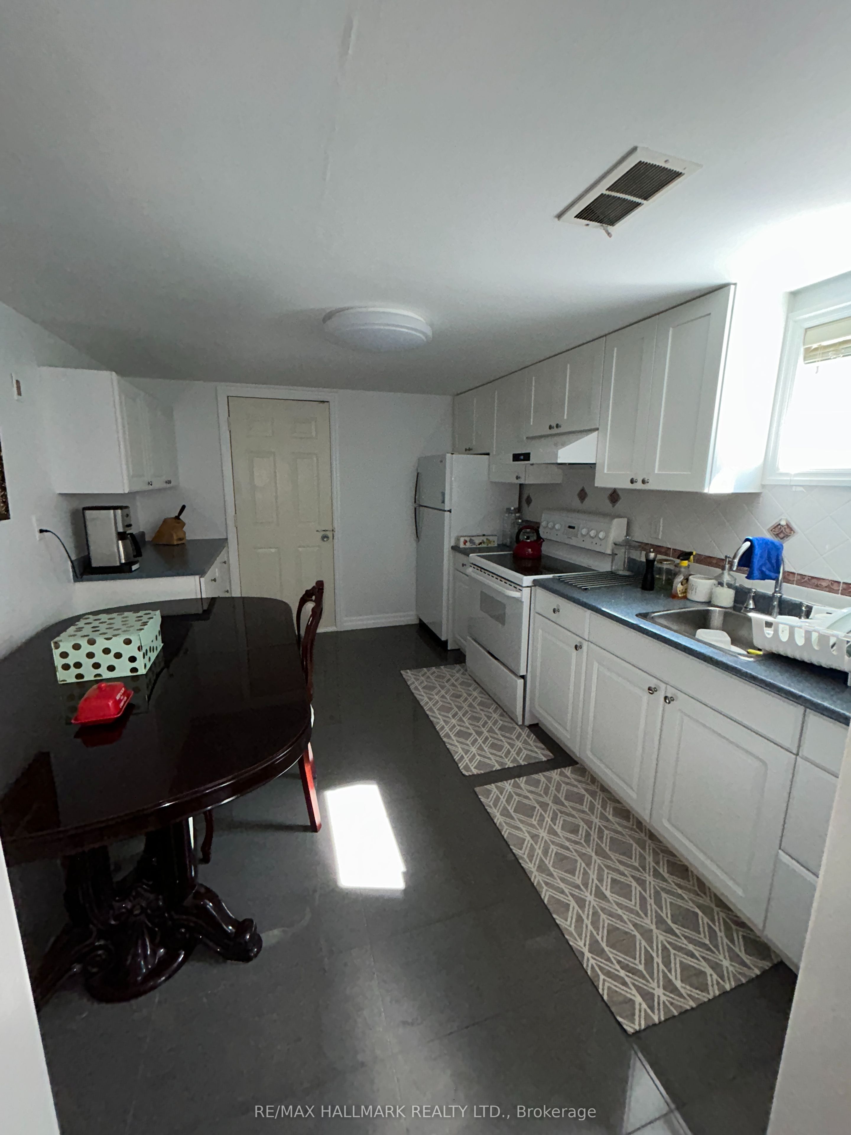 110 Trinnell Boulevard Property Photo 8