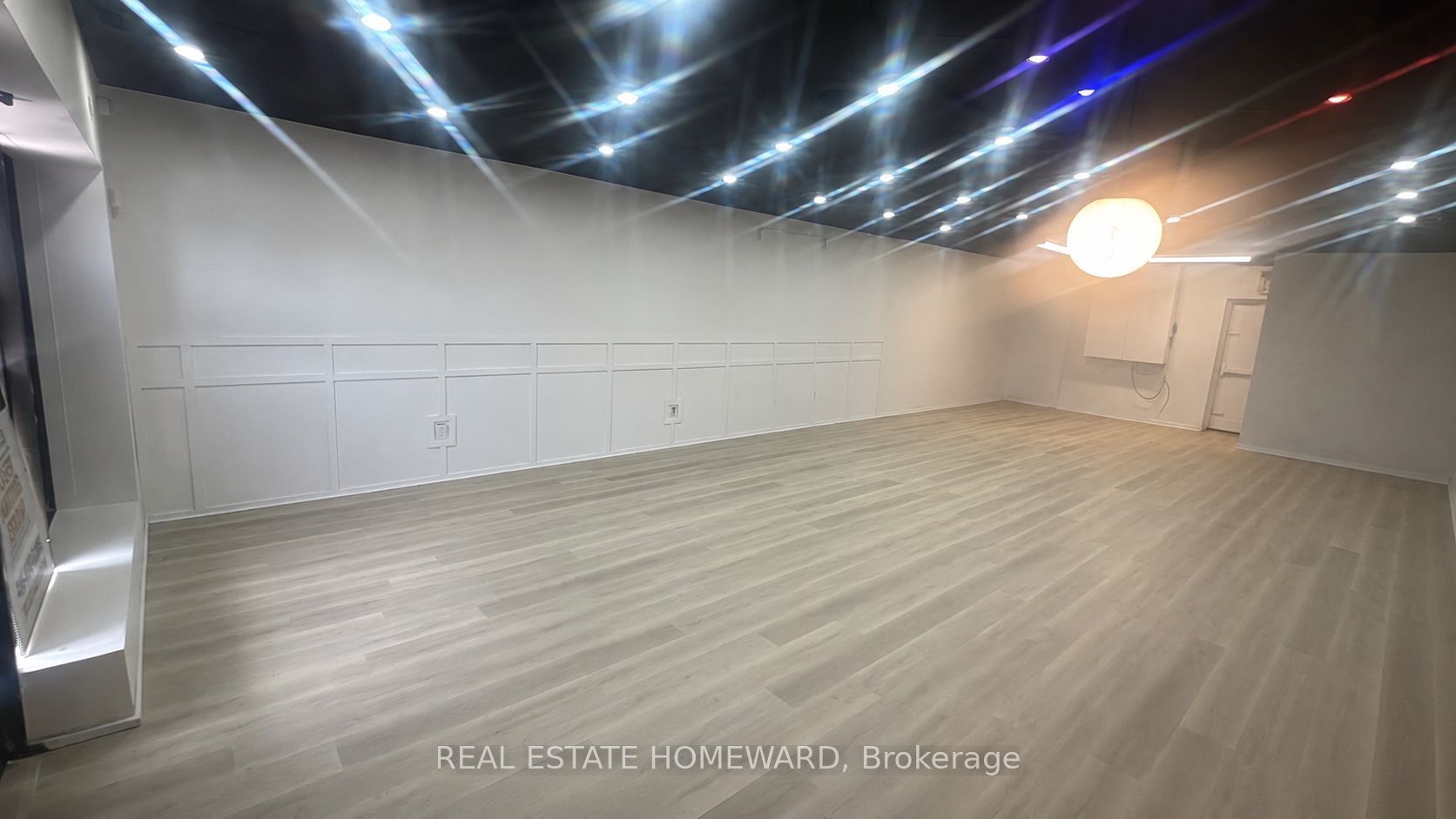 3095 Eglinton Avenue E #4 Property Photo 3