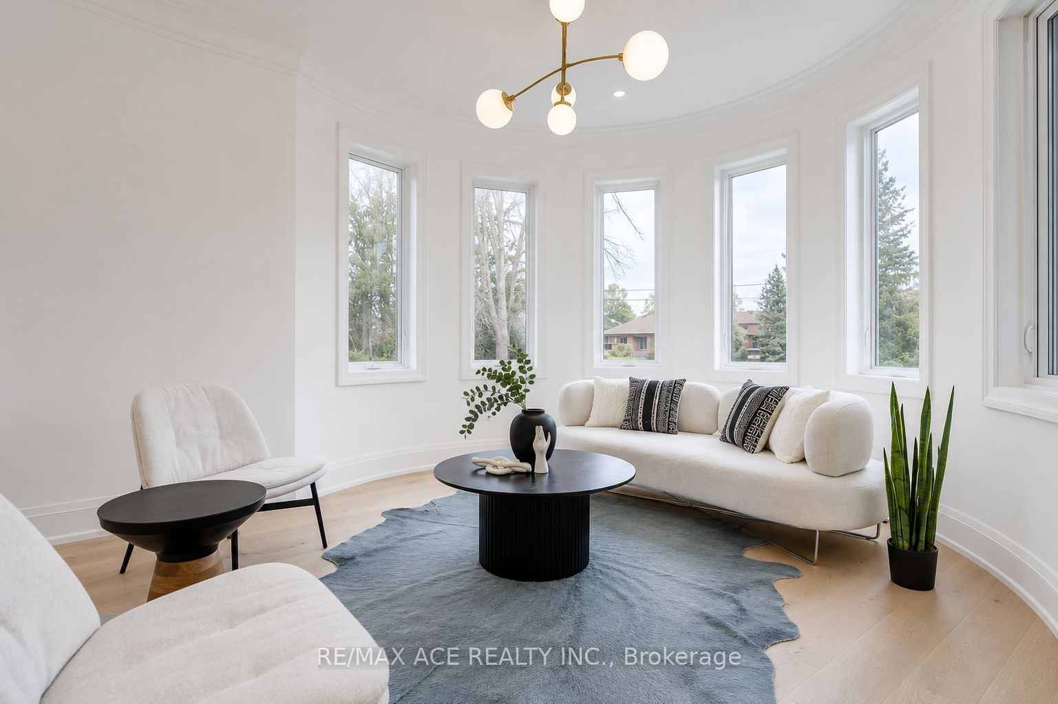 12 Euclid Avenue Property Photo 6
