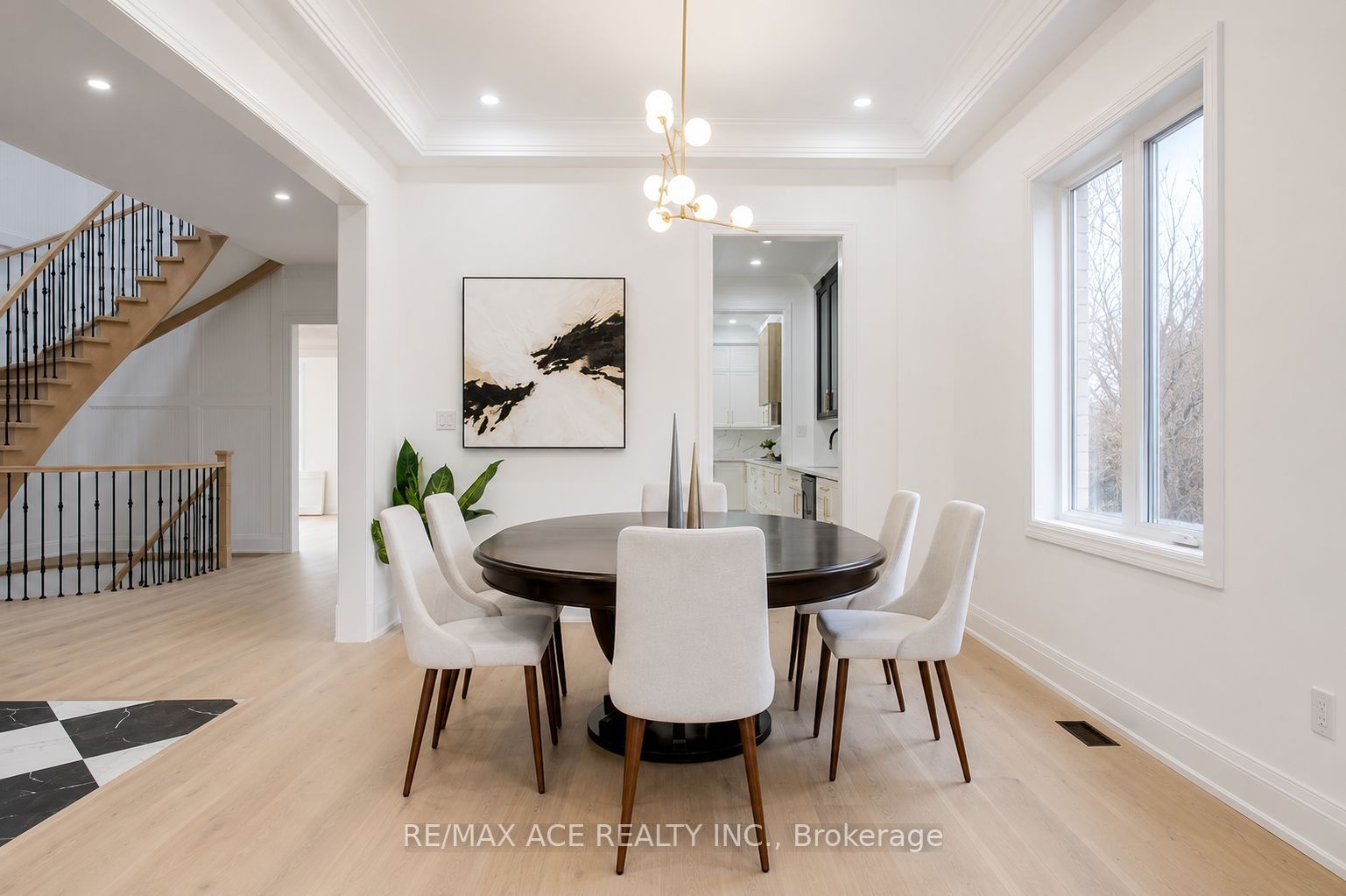 12 Euclid Avenue Property Photo 8