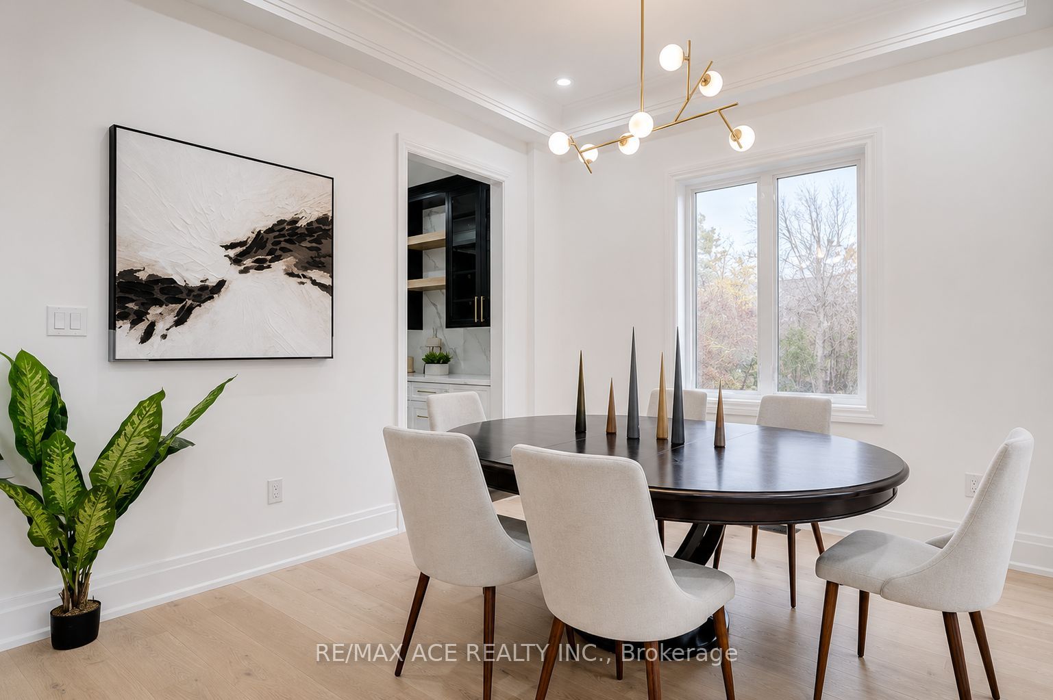12 Euclid Avenue Property Photo 9