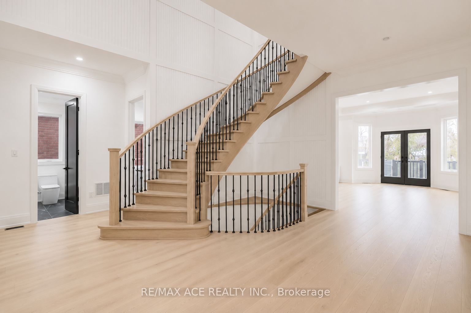 12 Euclid Avenue Property Photo 11