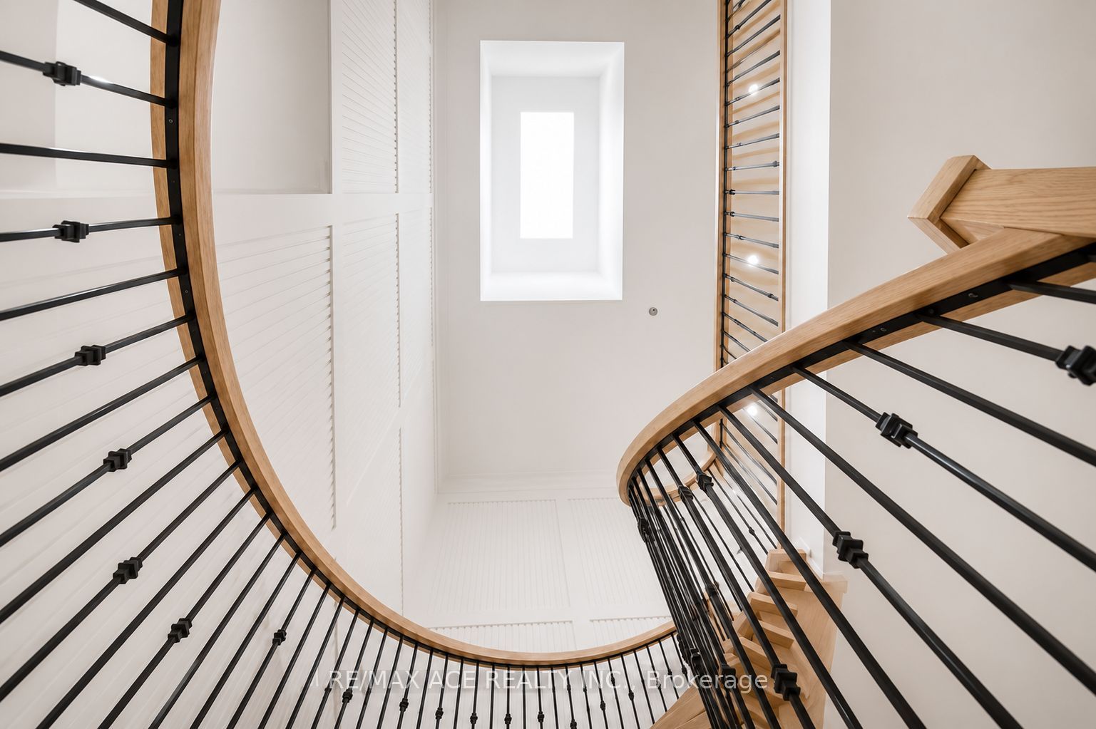 12 Euclid Avenue Property Photo 13