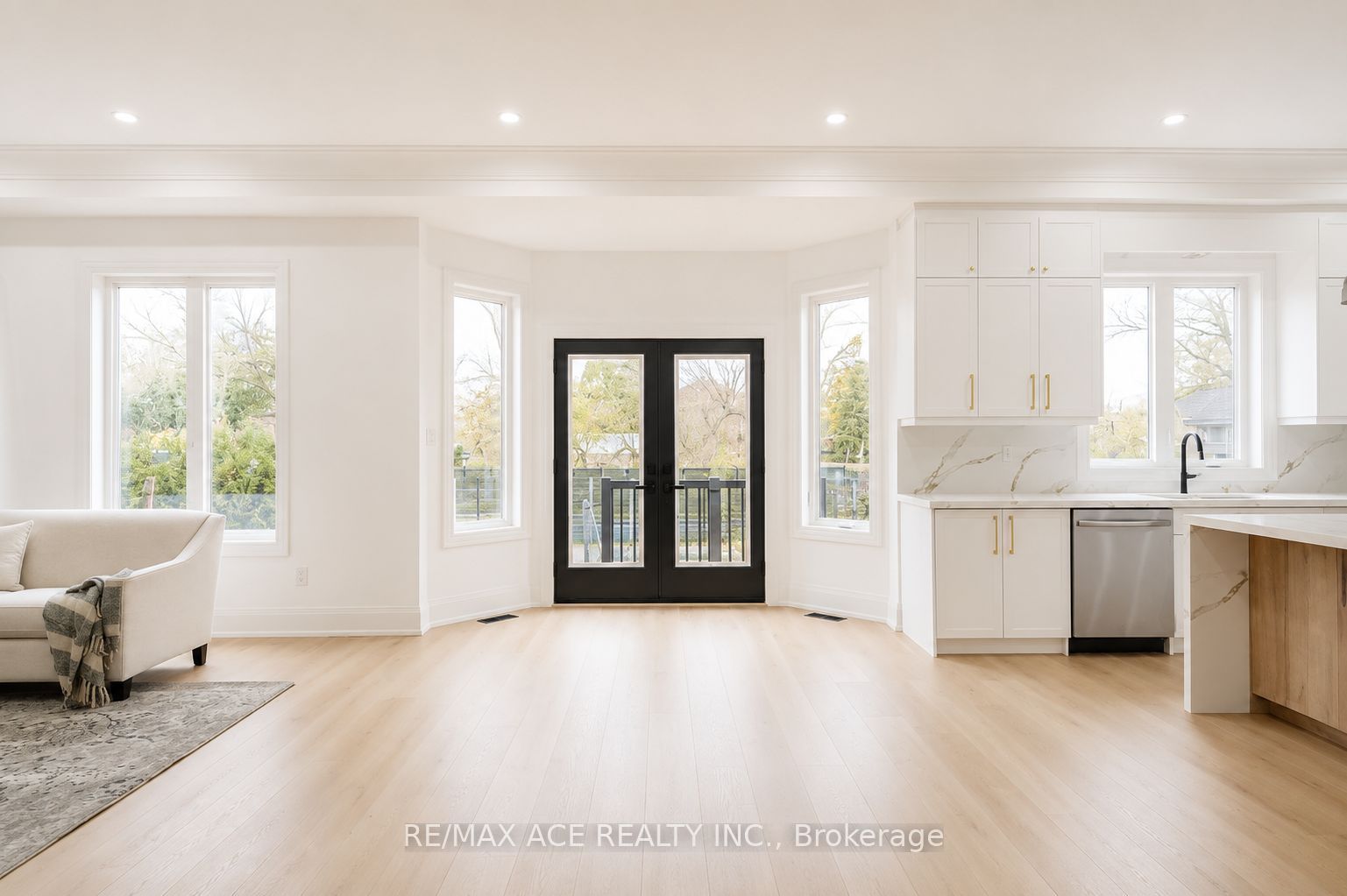 12 Euclid Avenue Property Photo 14