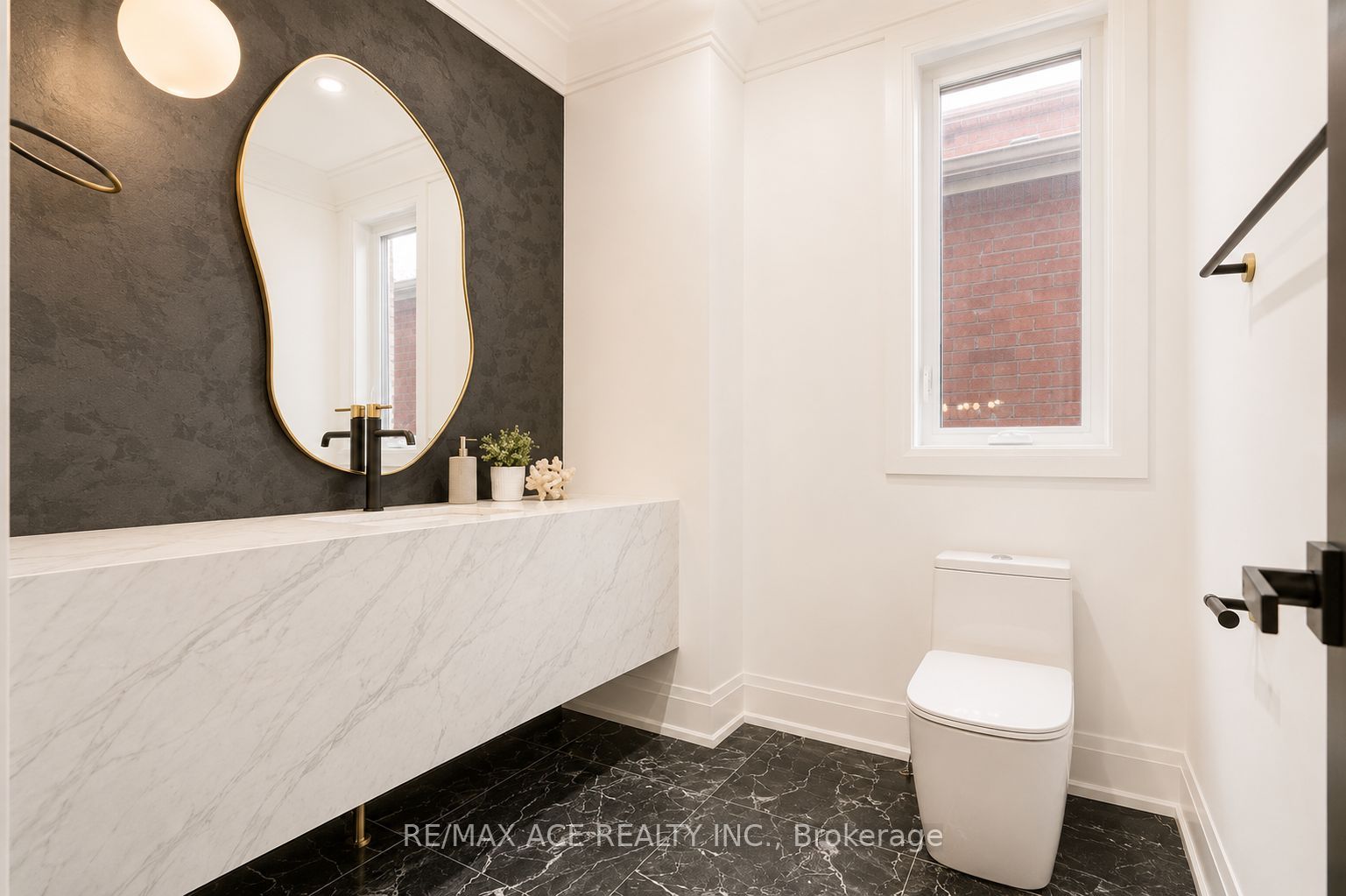 12 Euclid Avenue Property Photo 22