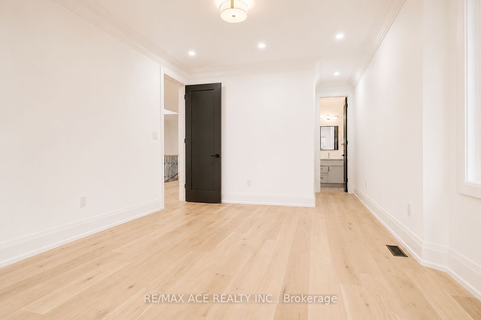 12 Euclid Avenue Property Photo 27
