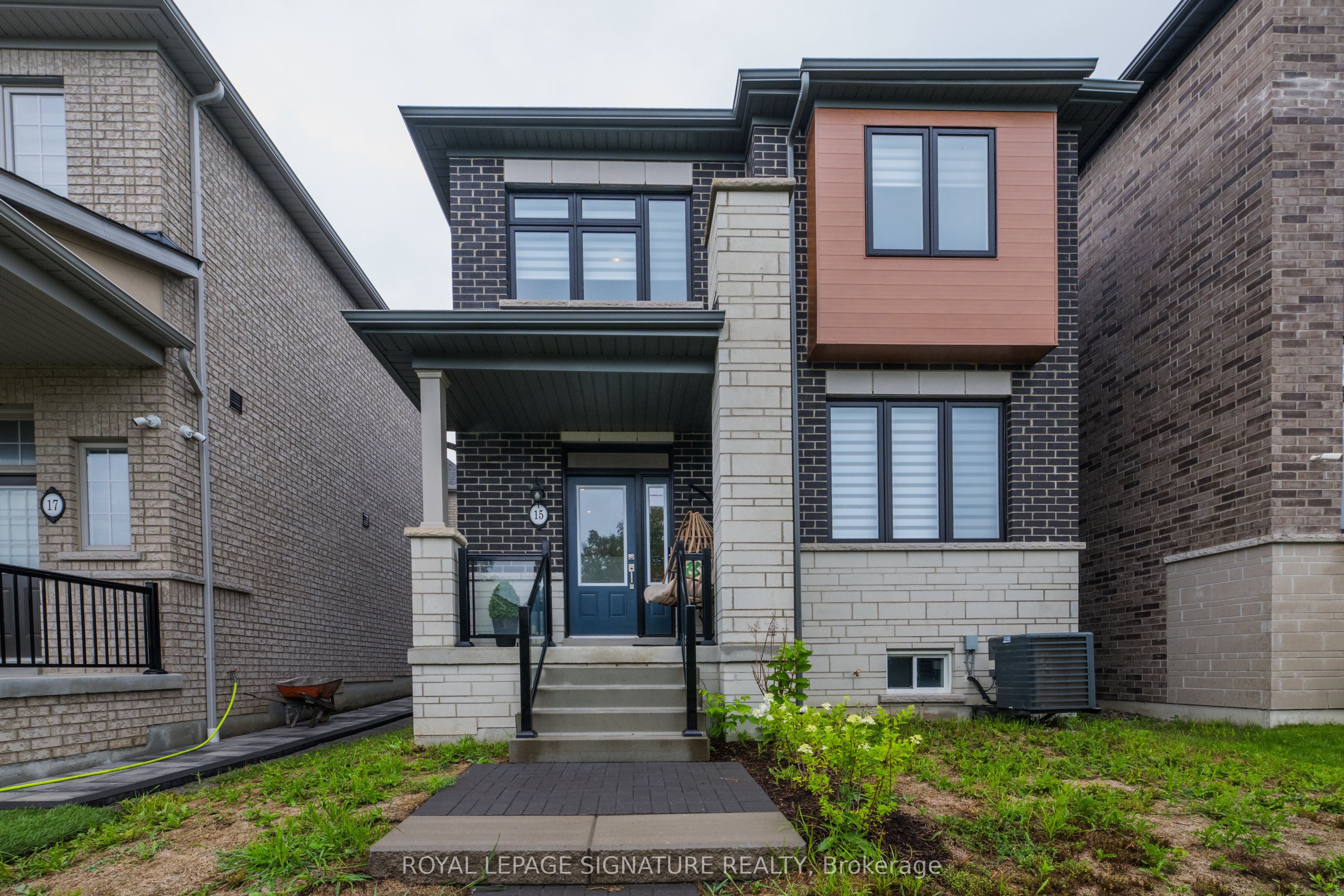 15 Mountainside Crescent Property Photo 1