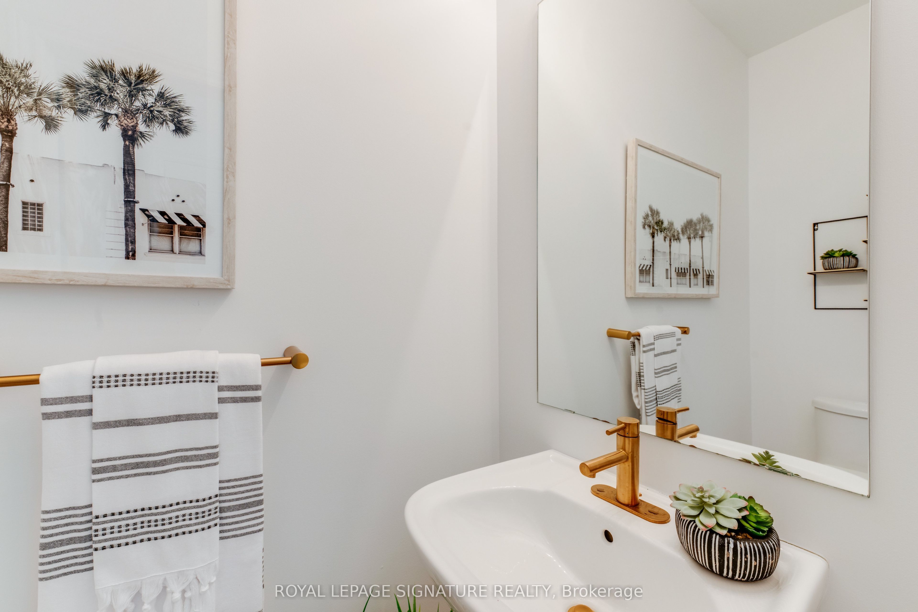 15 Mountainside Crescent Property Photo 20
