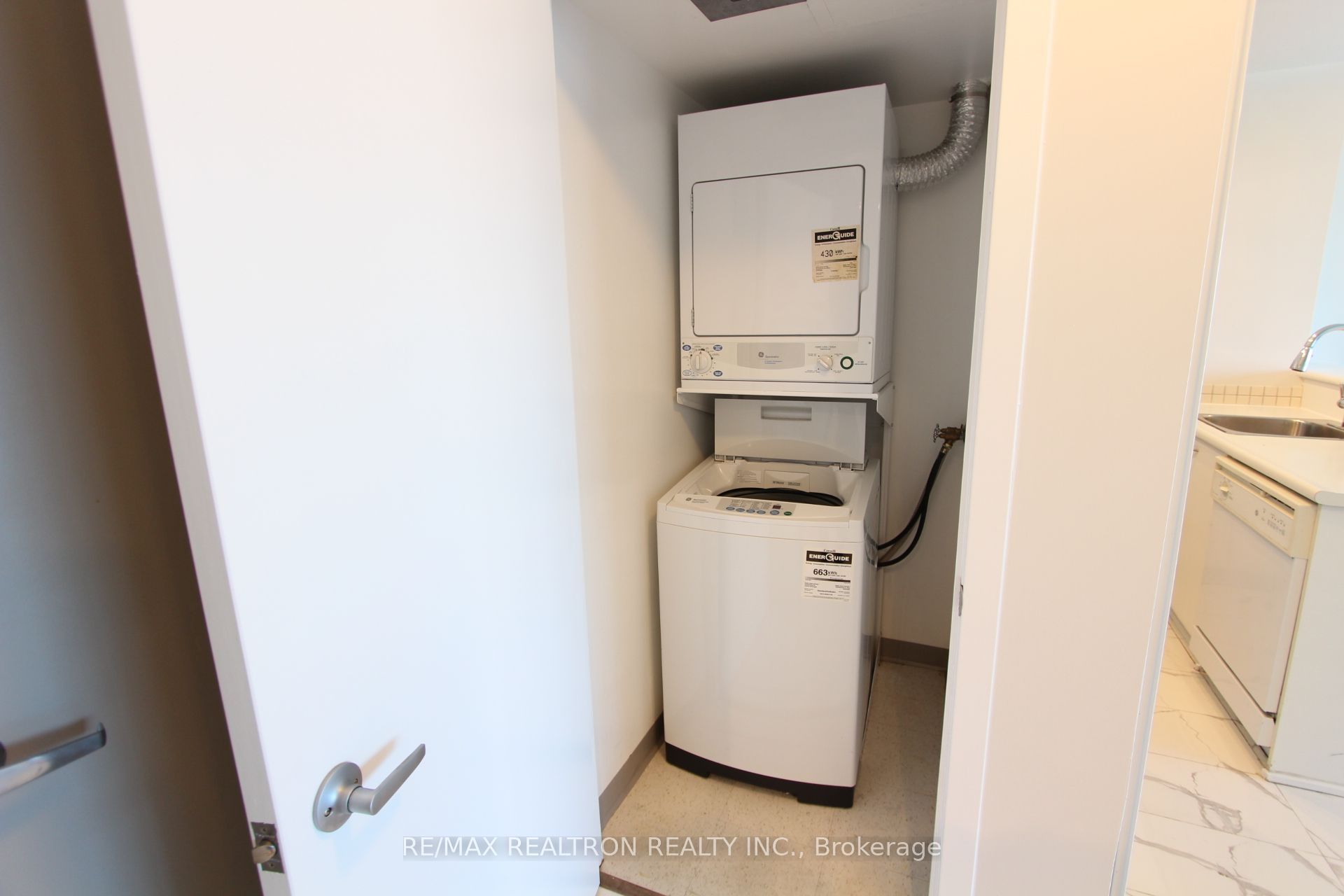 36 Lee Centre Drive 2906 Property Photo 3