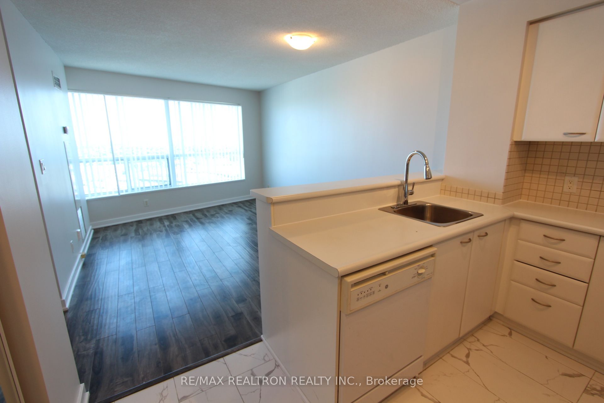 36 Lee Centre Drive 2906 Property Photo 6
