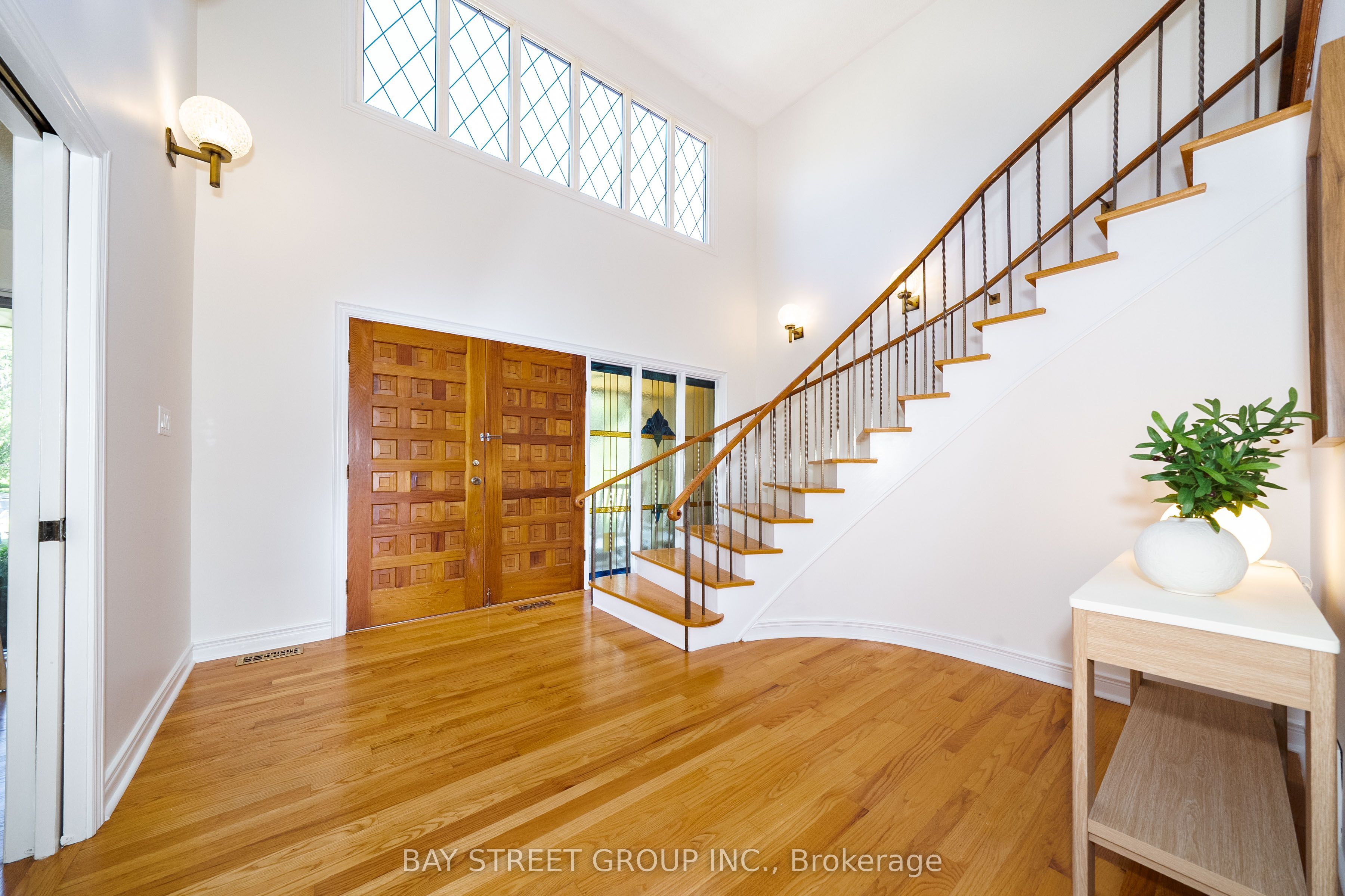 441 Guildwood Parkway Property Photo 6
